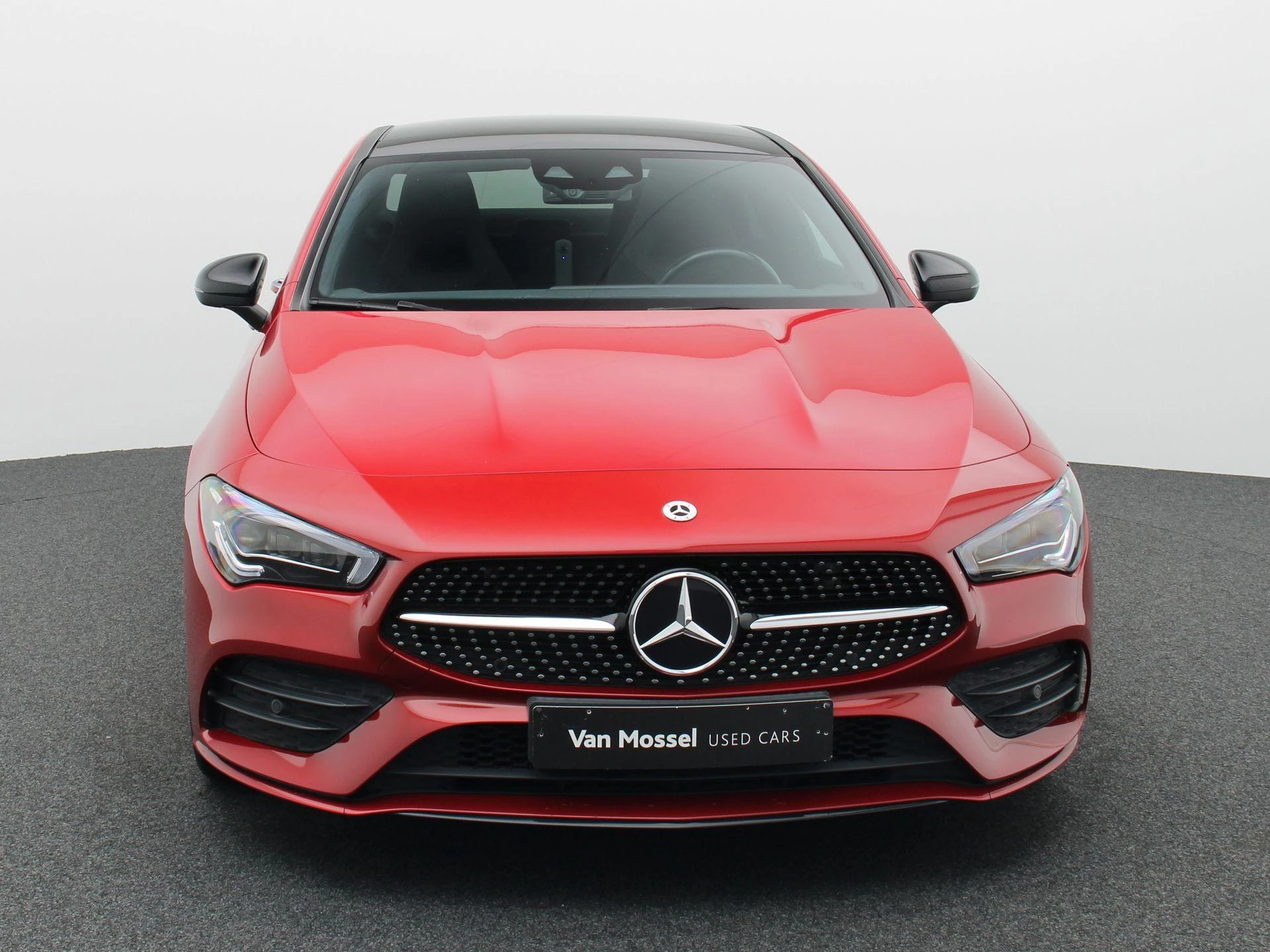 Mercedes-Benz CLA 200 AMG Line Coupé + PANORAMISCH DAK + MULTIBEAM LED +