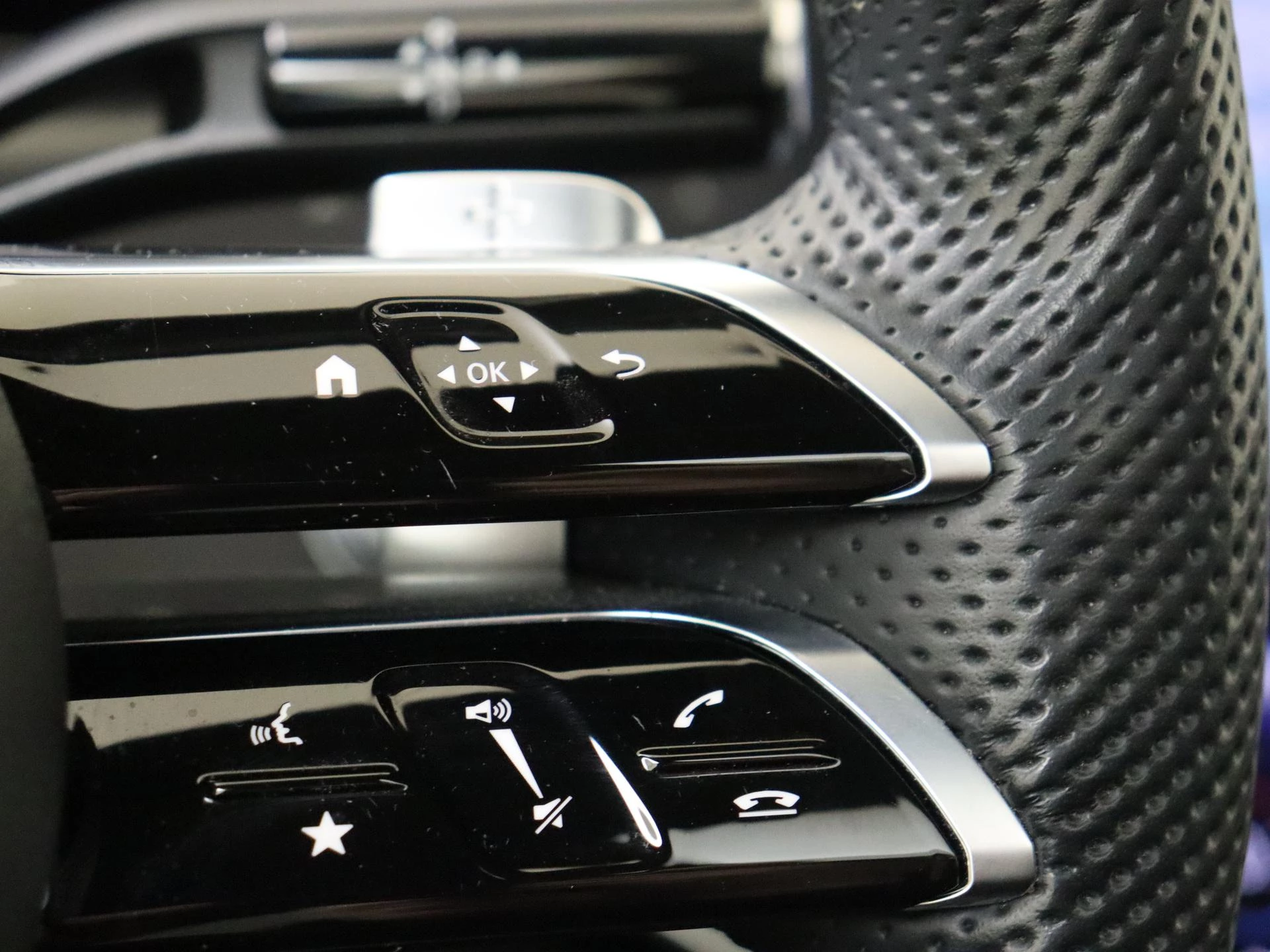 Mercedes-Benz-EQE-image-13