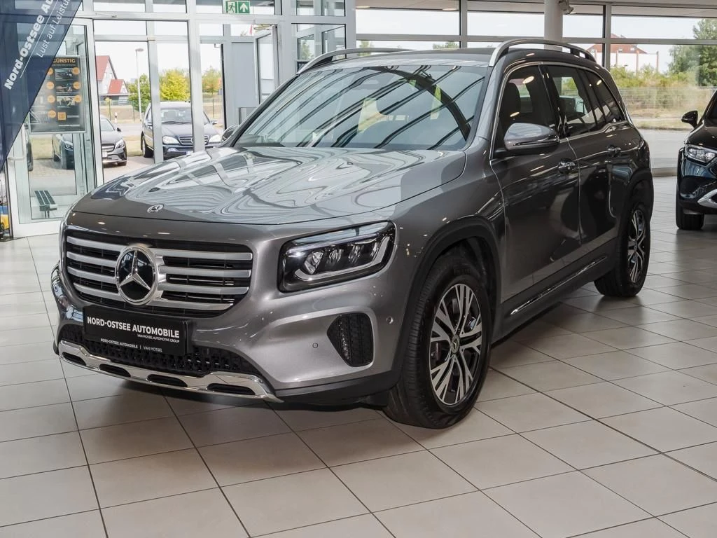 Mercedes-Benz-GLB 200 d-image-7