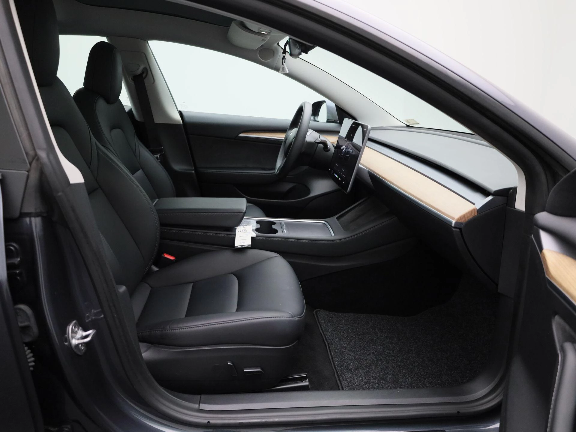 Tesla-Model 3-image-36