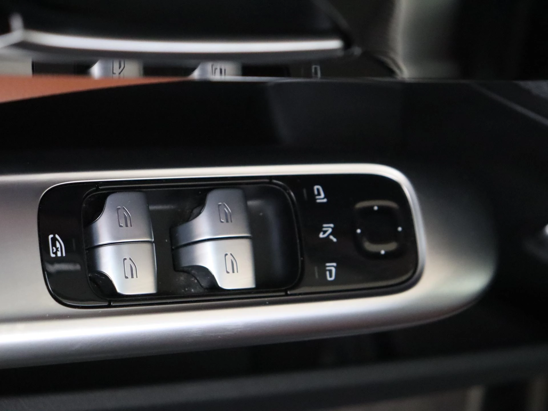 Mercedes-Benz-C-Klasse-image-25