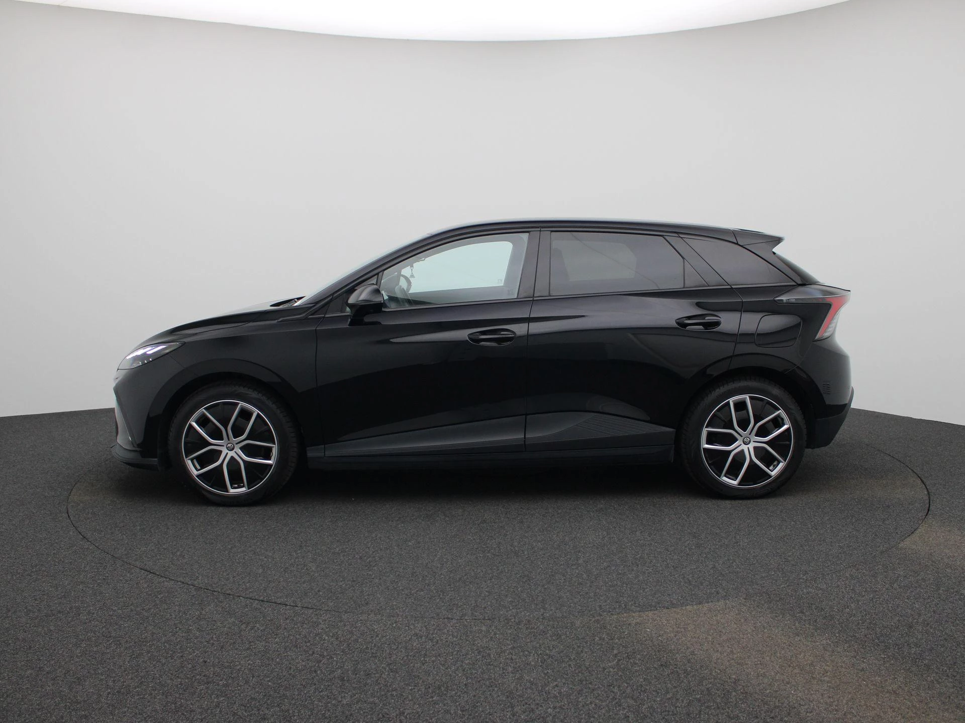 MG MG4 64 kWh Luxury