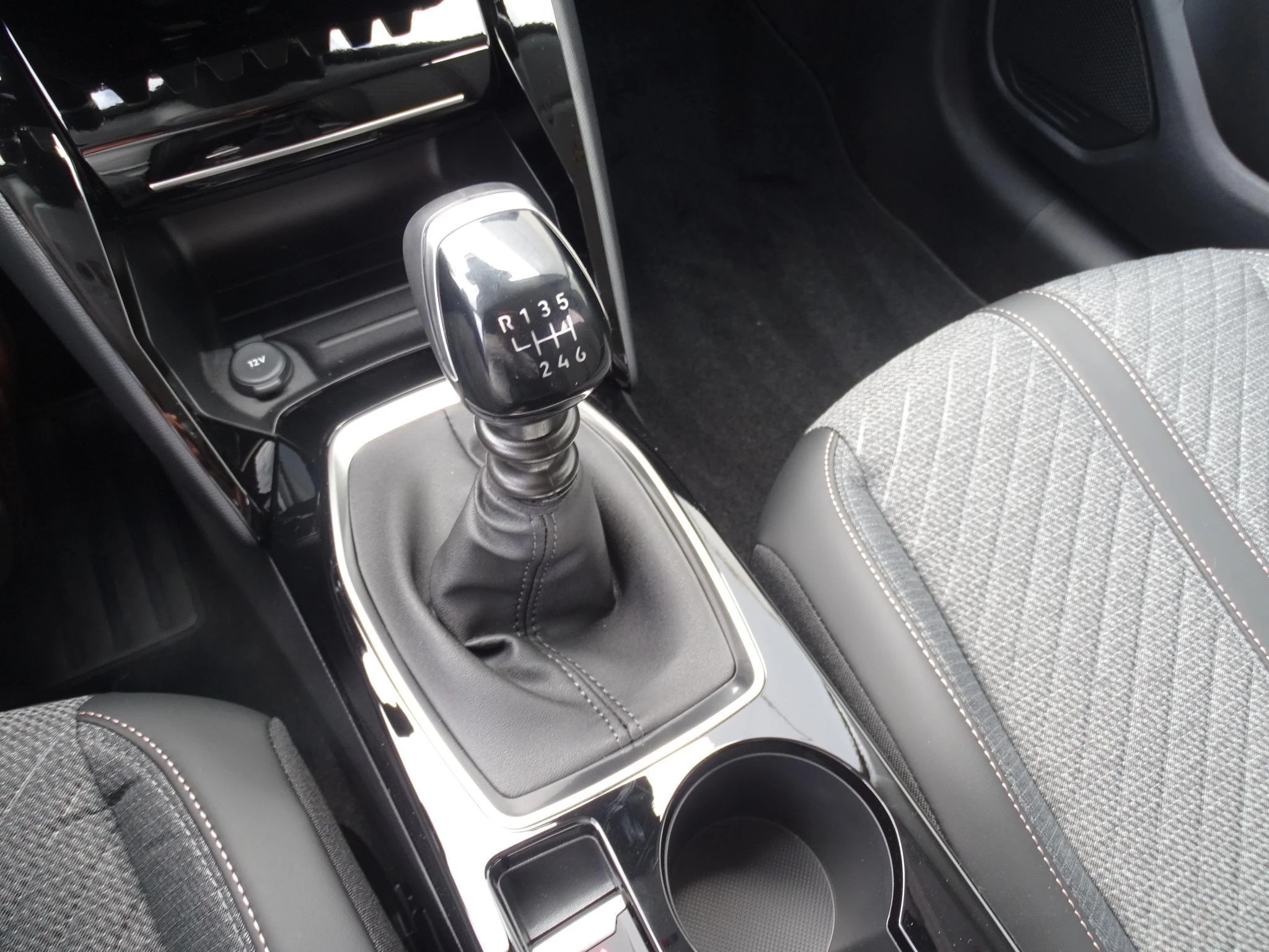 Peugeot 208 1.2T Allure