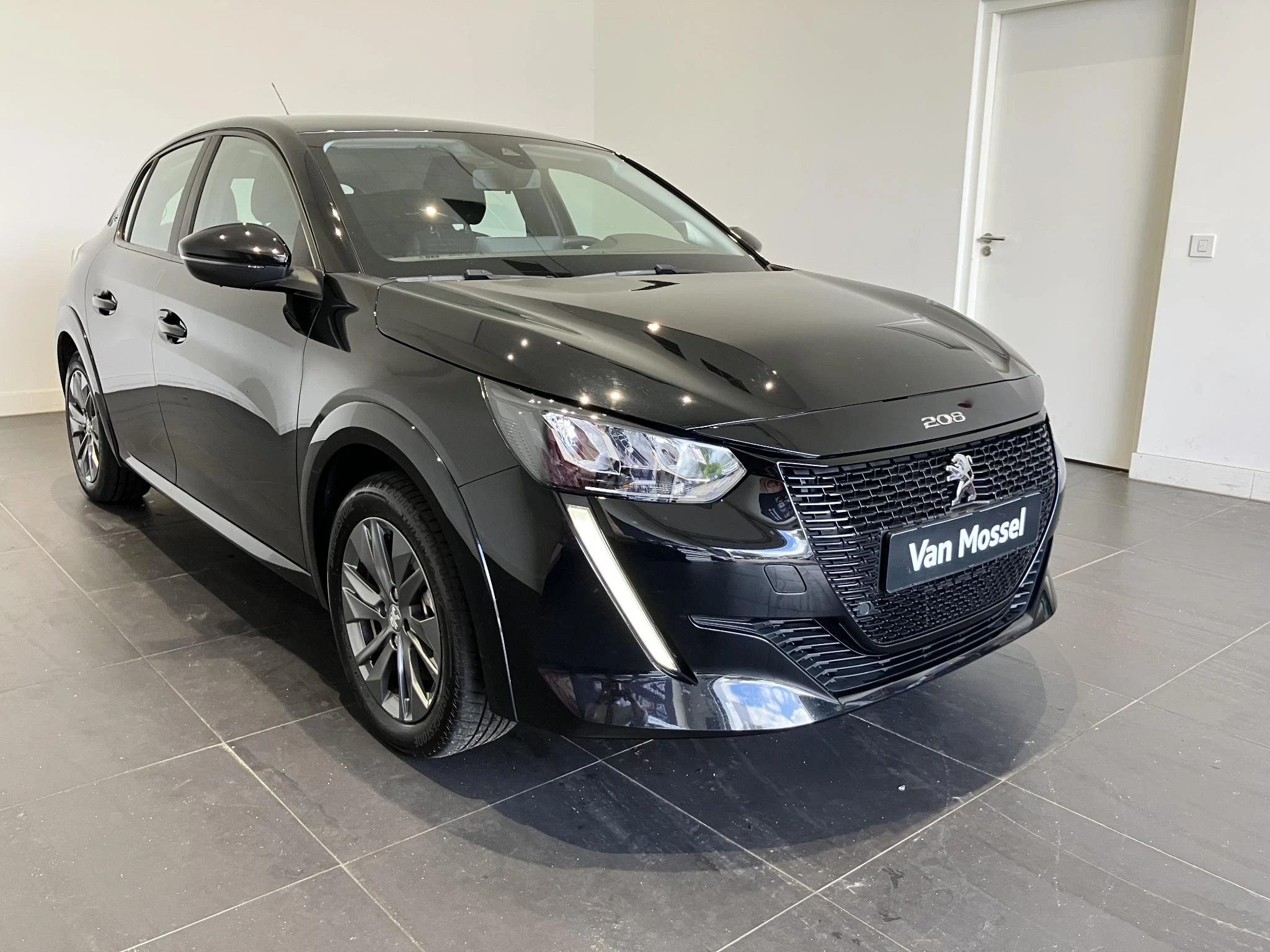 Peugeot-e-208-image-3