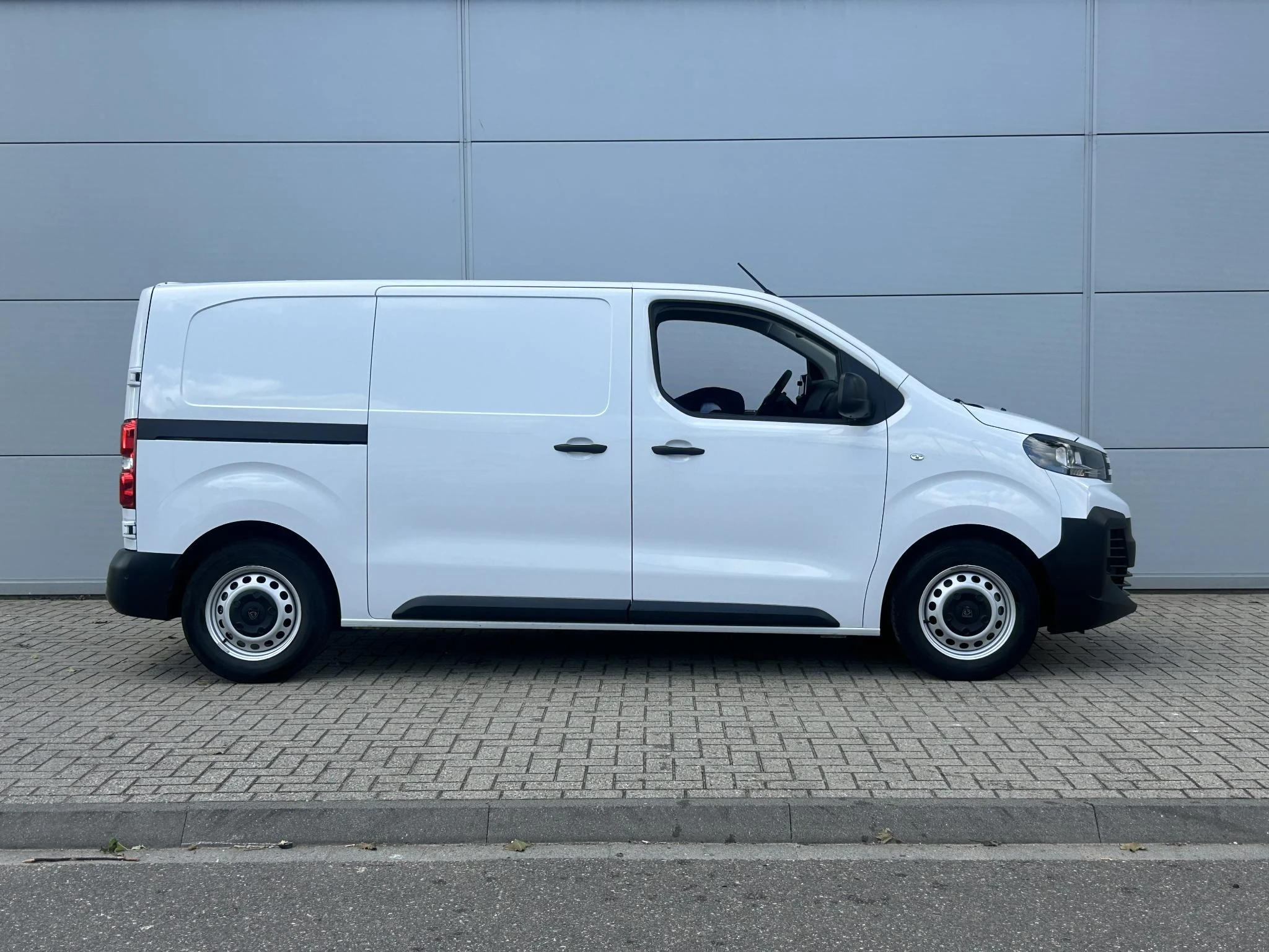 Peugeot e-Expert EV L2 75 kWh