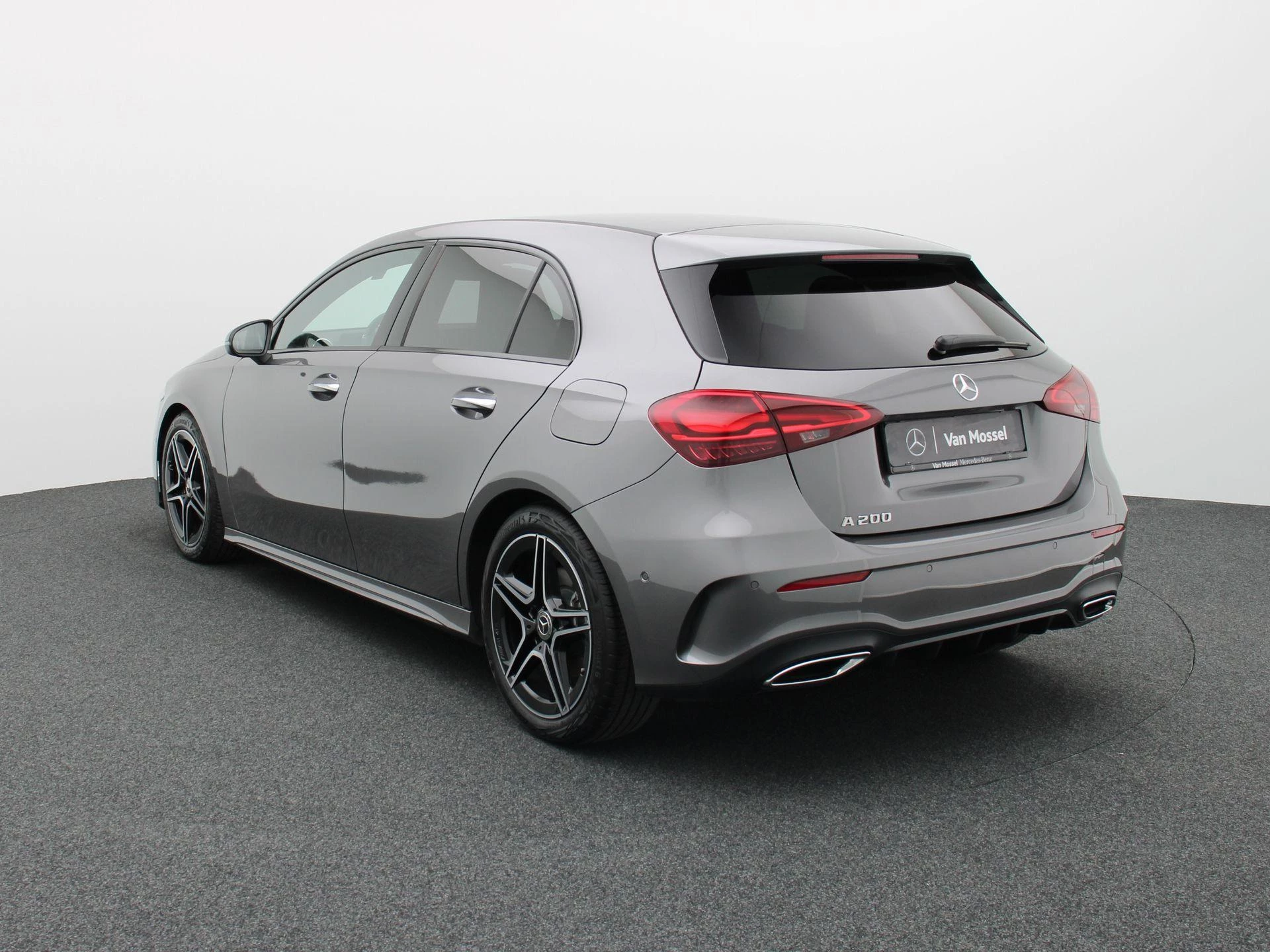 Mercedes-Benz A-Klasse 200 AMG Line + ADVANCED SOUND SYSTEM + NIGHTPAKKET + CAMERA +