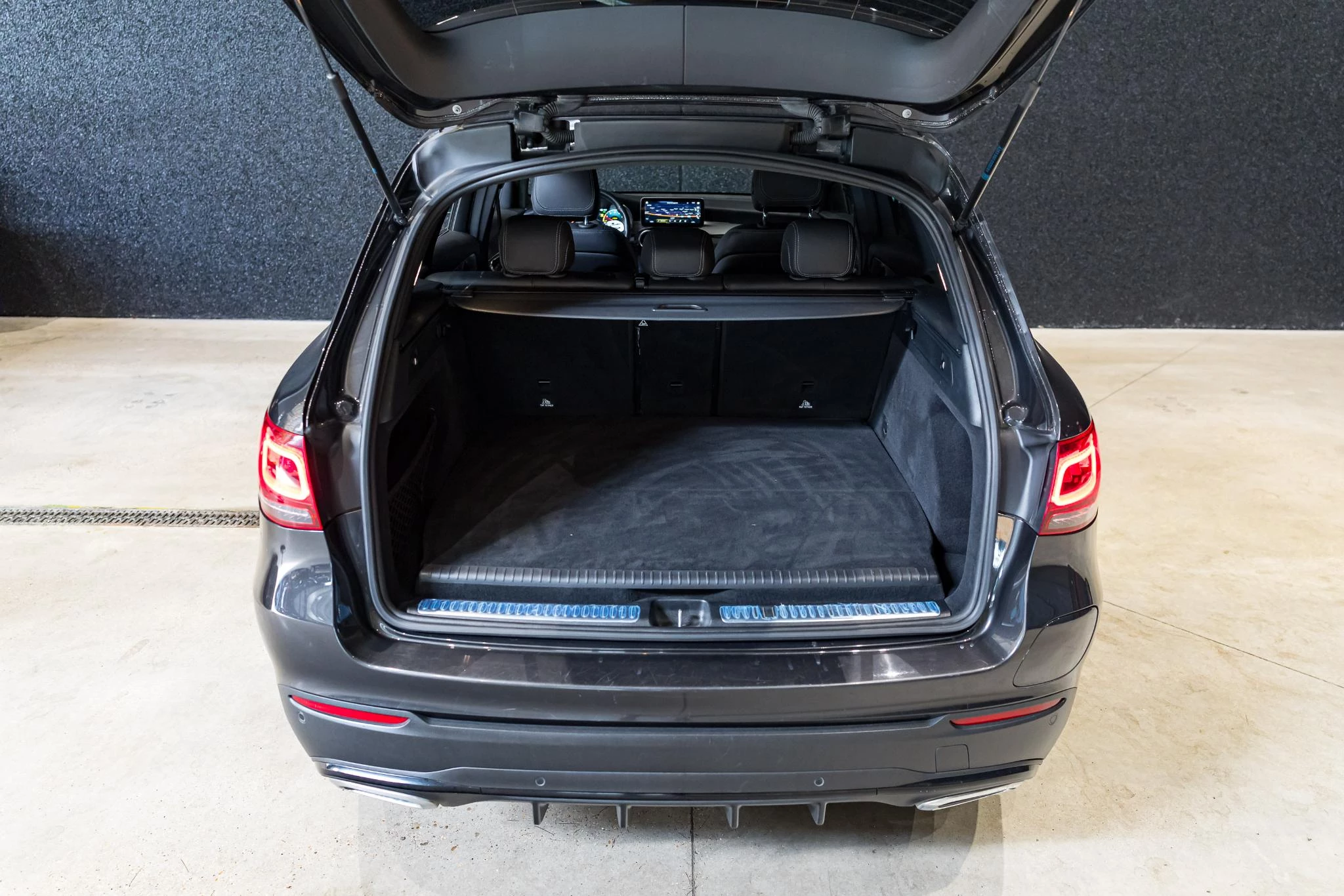 Mercedes-Benz GLC 300d 4MATIC AMG LINE+NIGHTPACK+ILS +NAVI