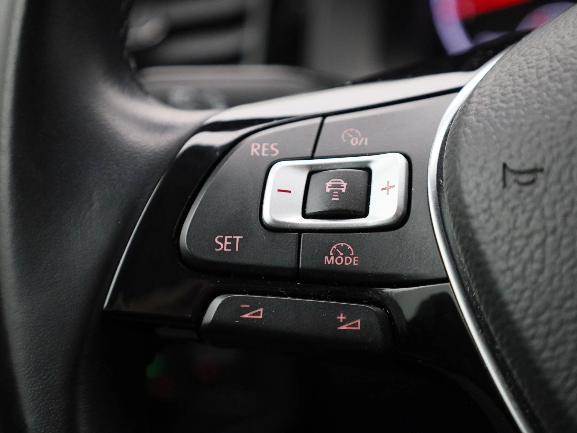 Volkswagen-Polo-image-17