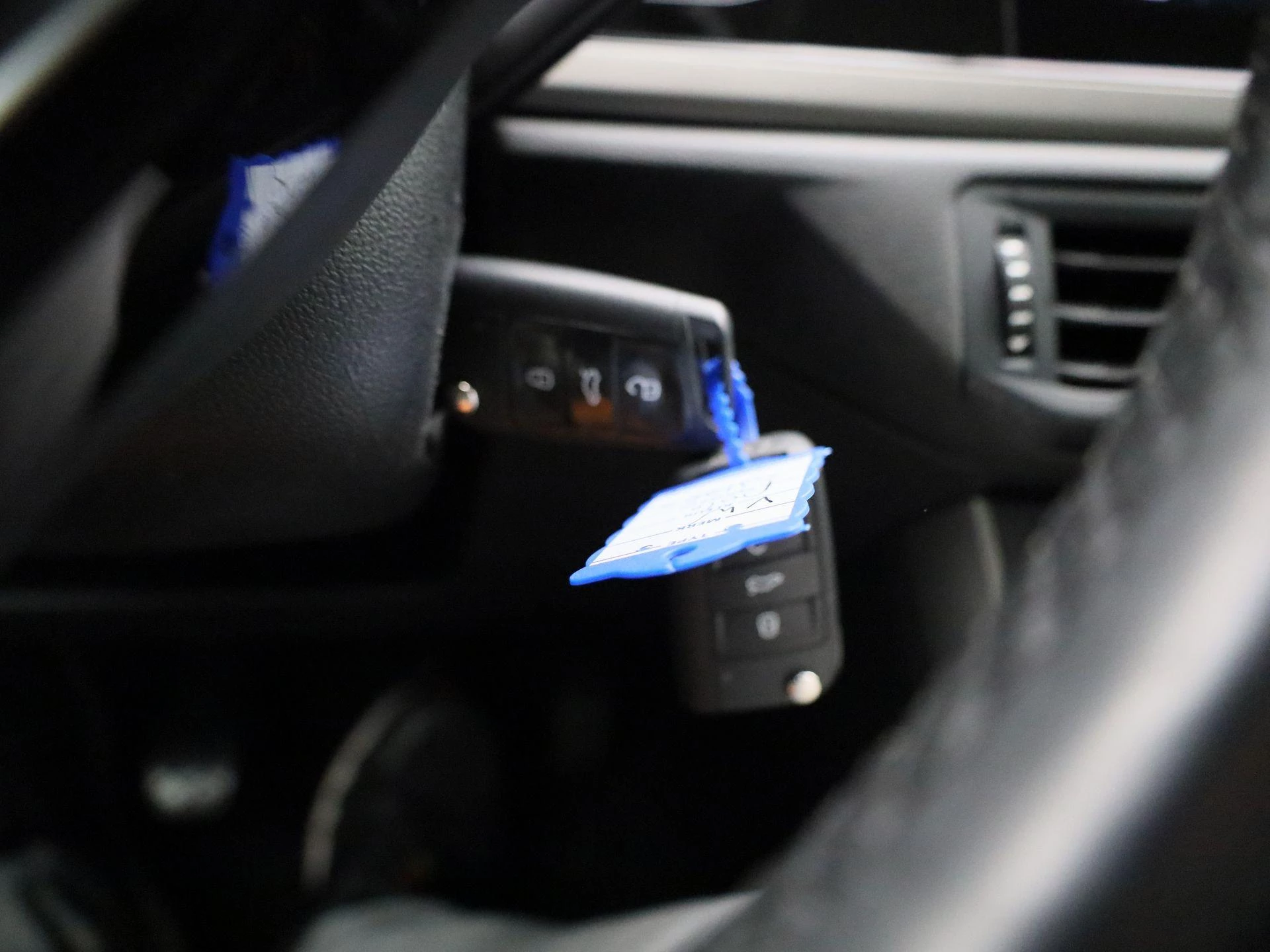 Volkswagen-Polo-image-24