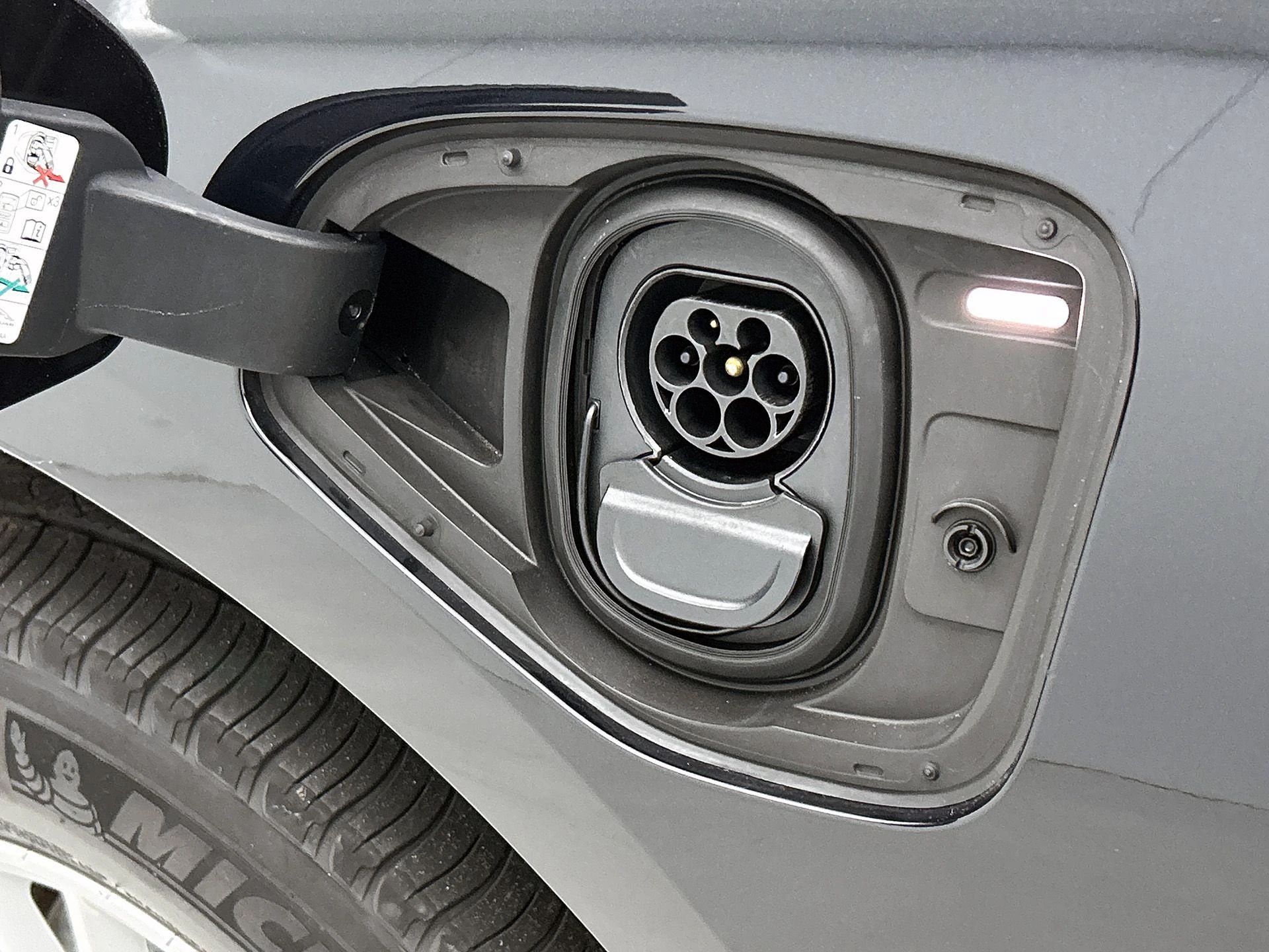 Jaguar-I-PACE-image-8