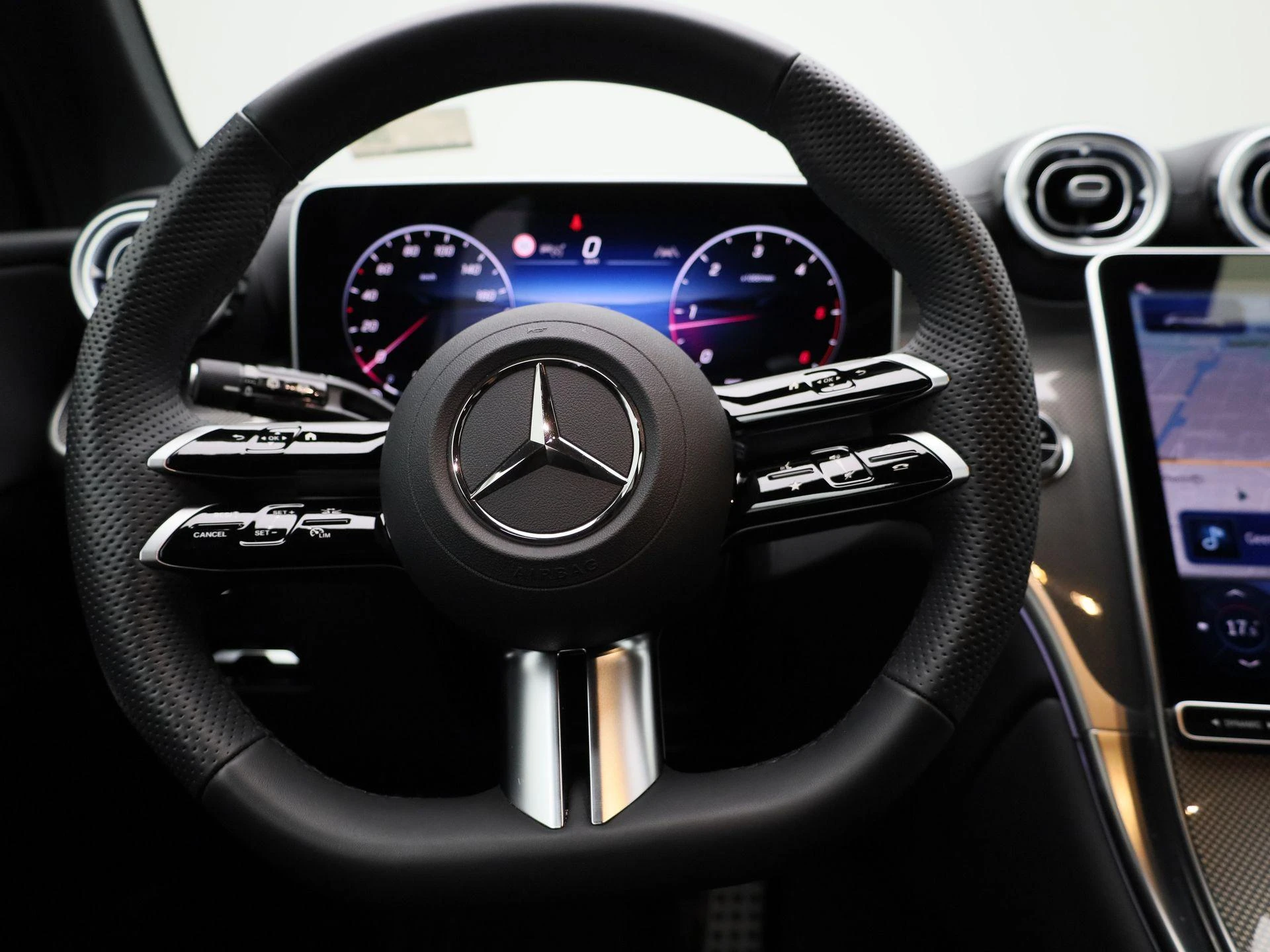 Mercedes-Benz-GLC-image-6
