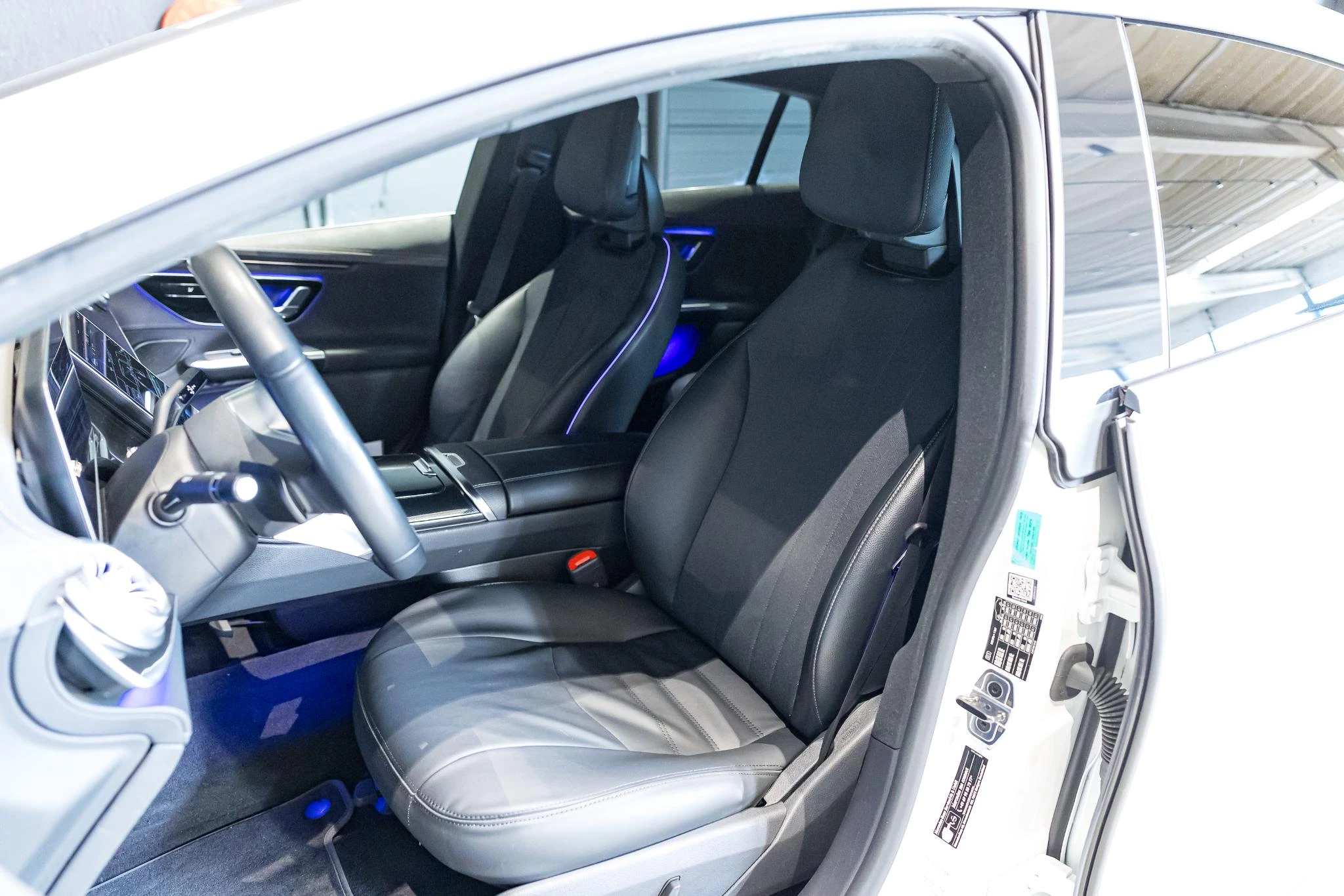 Mercedes-Benz-EQE-image-18