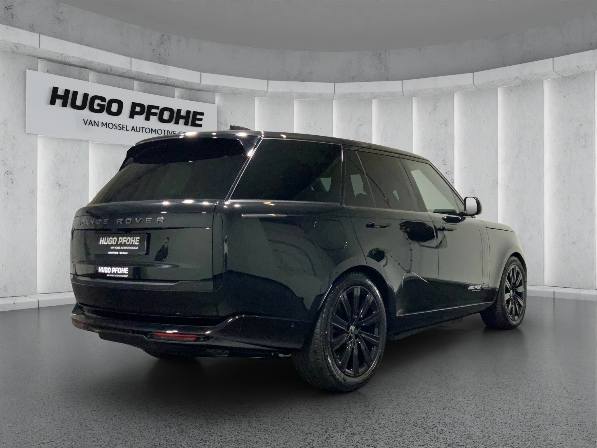 Land Rover-Range Rover-image-4