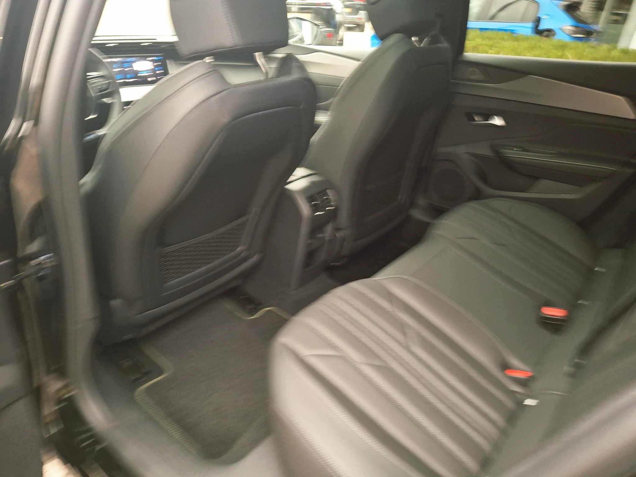 Peugeot-408-image-35