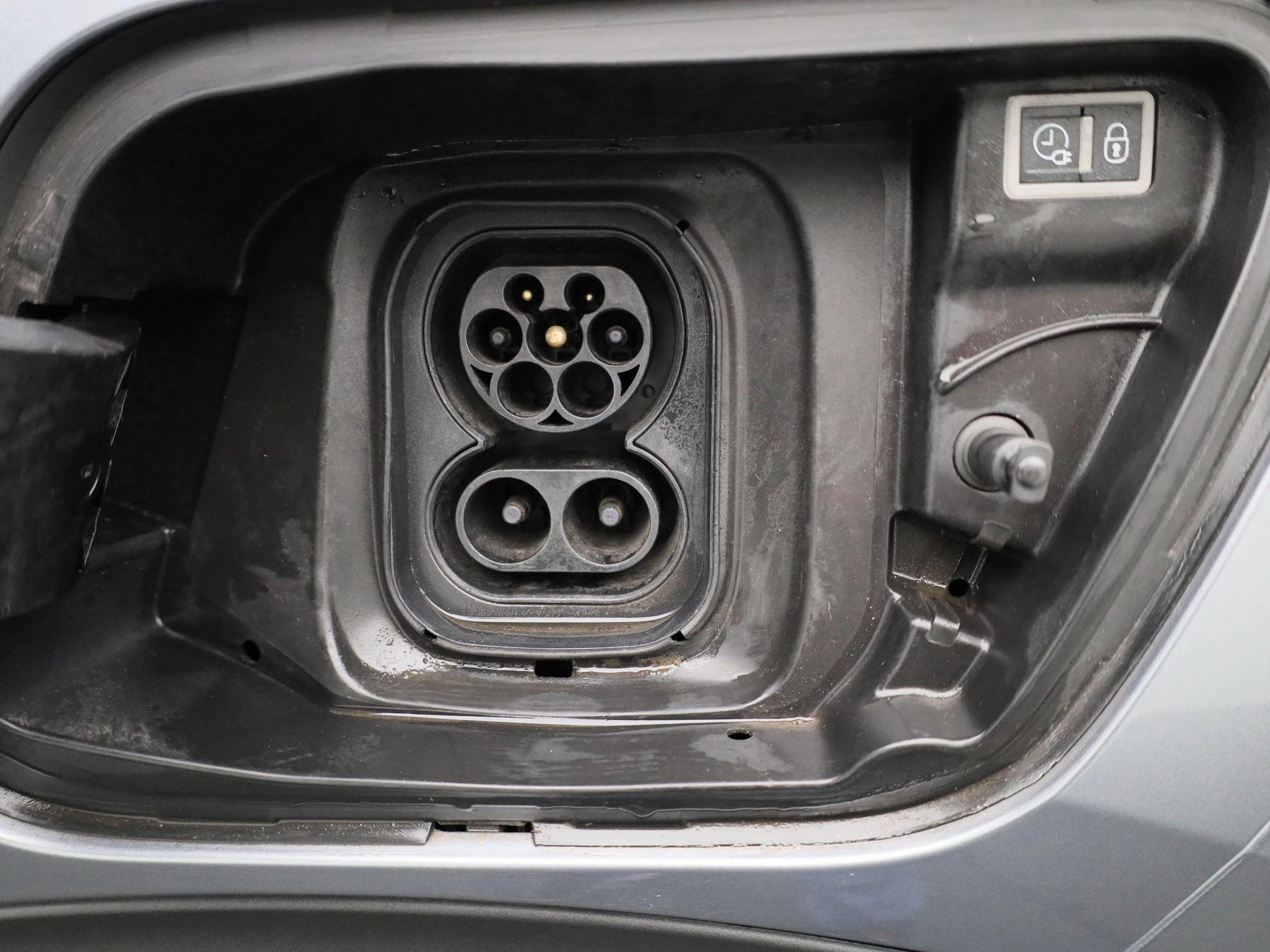 Peugeot e-2008 EV GT 50 kWh