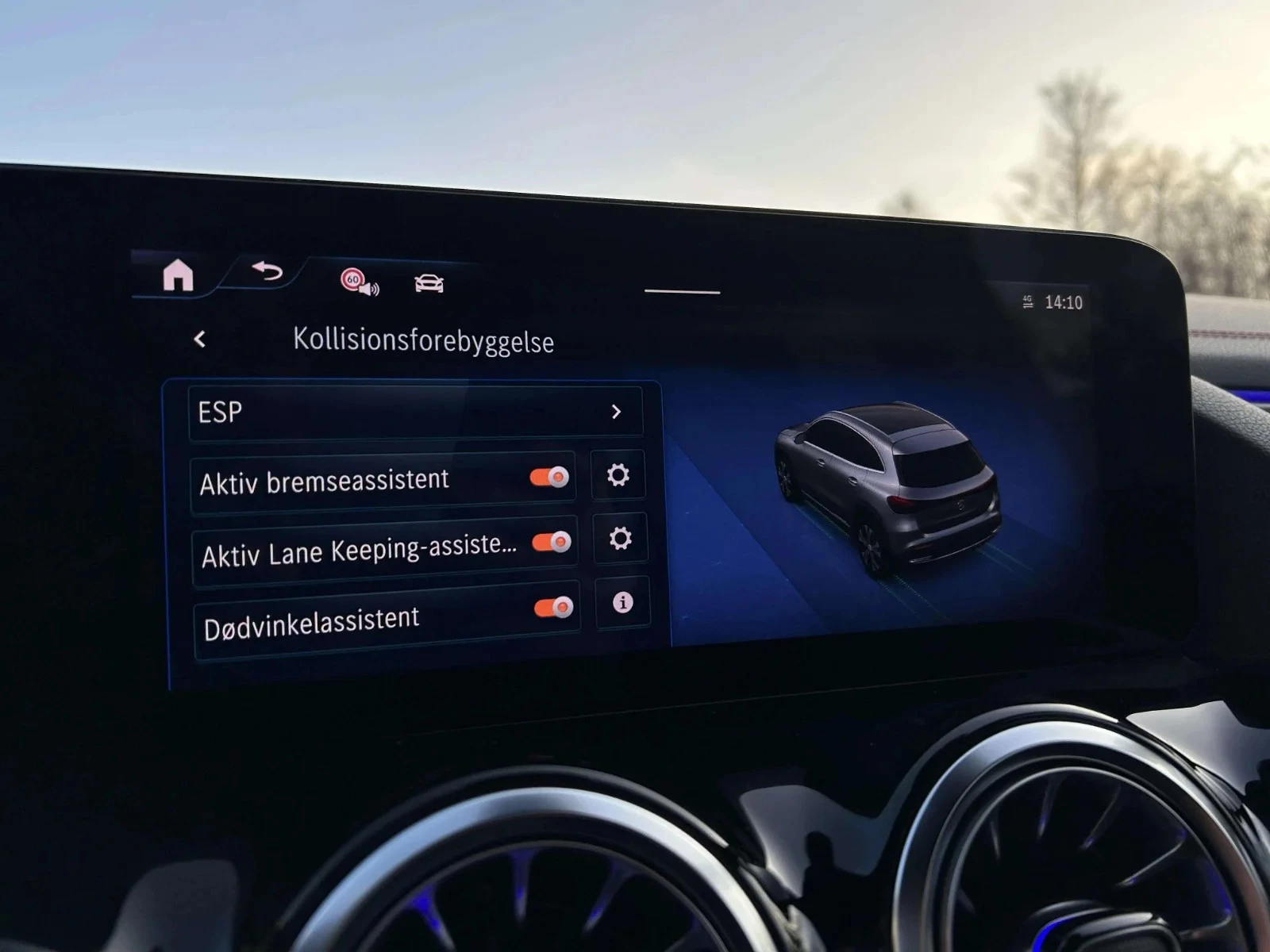 Mercedes-Benz-EQA-image-17