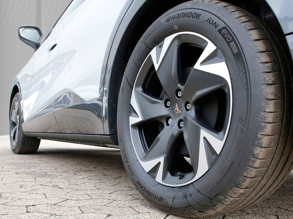 CUPRA-Tavascan-image-4