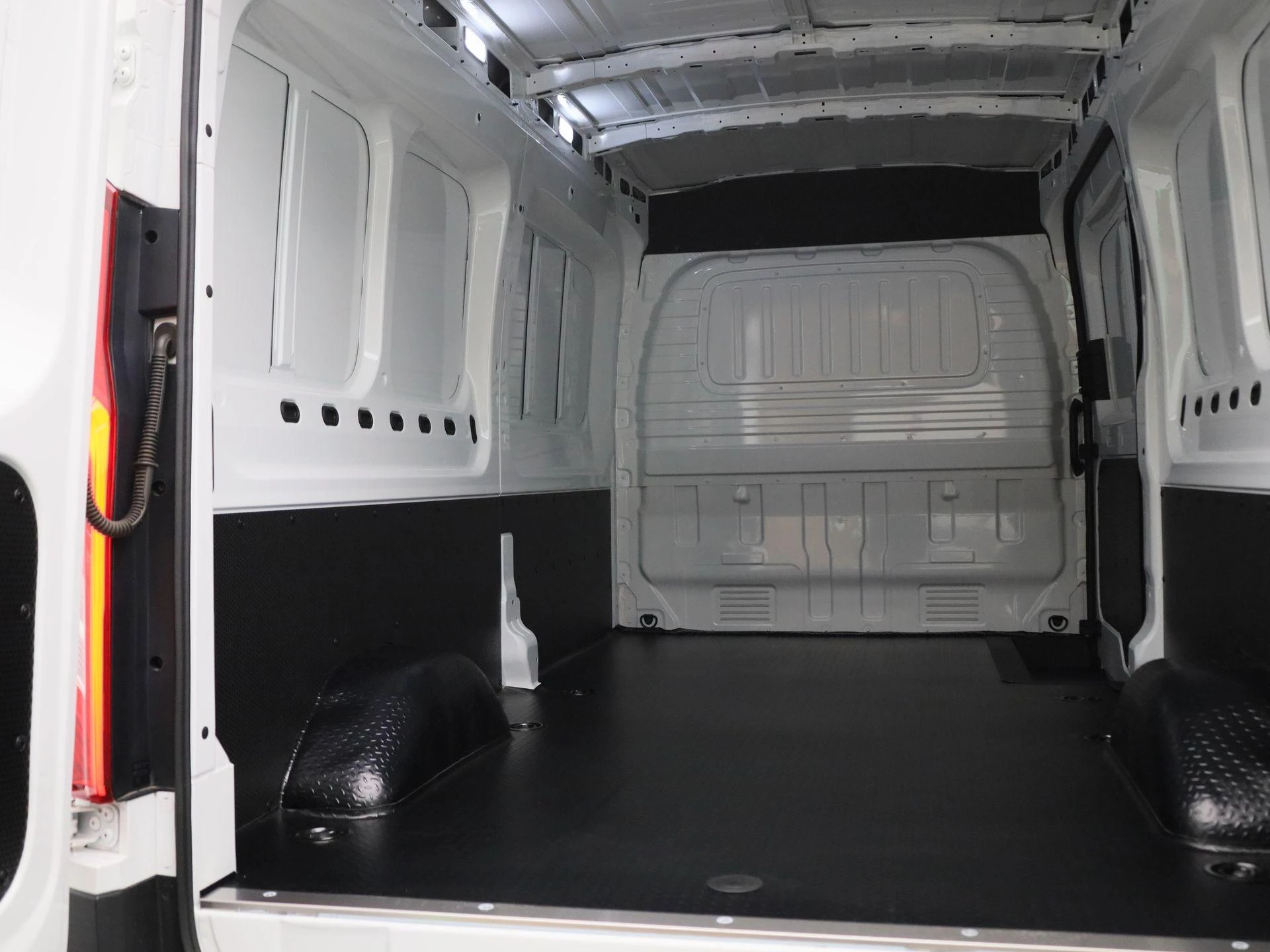 Maxus eDeliver9 L3H2 Business DEAL 89 kWh