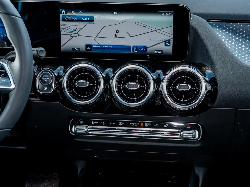 Mercedes-Benz-GLA 200 d-image-10