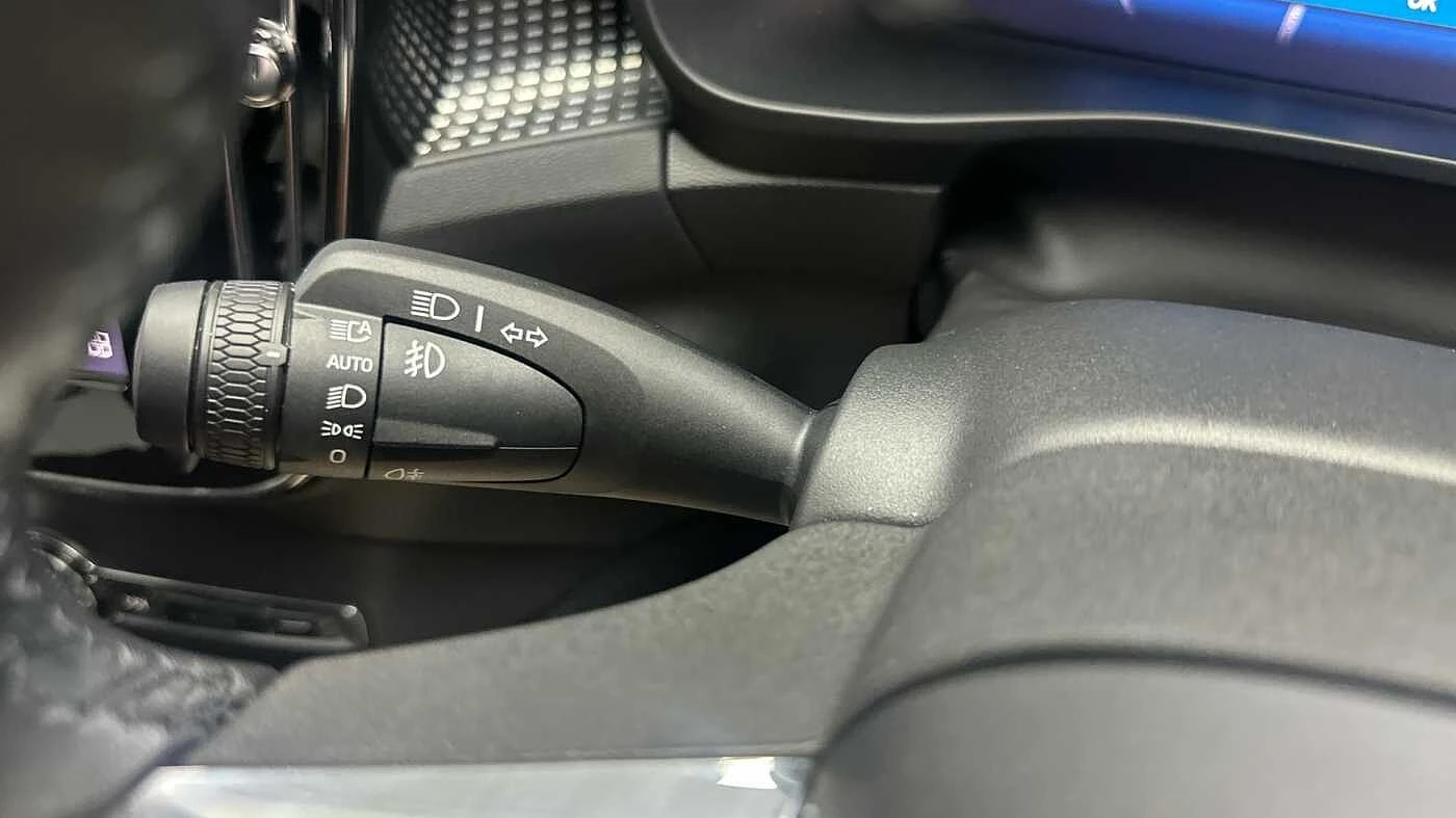 Volvo-EX40-image-33