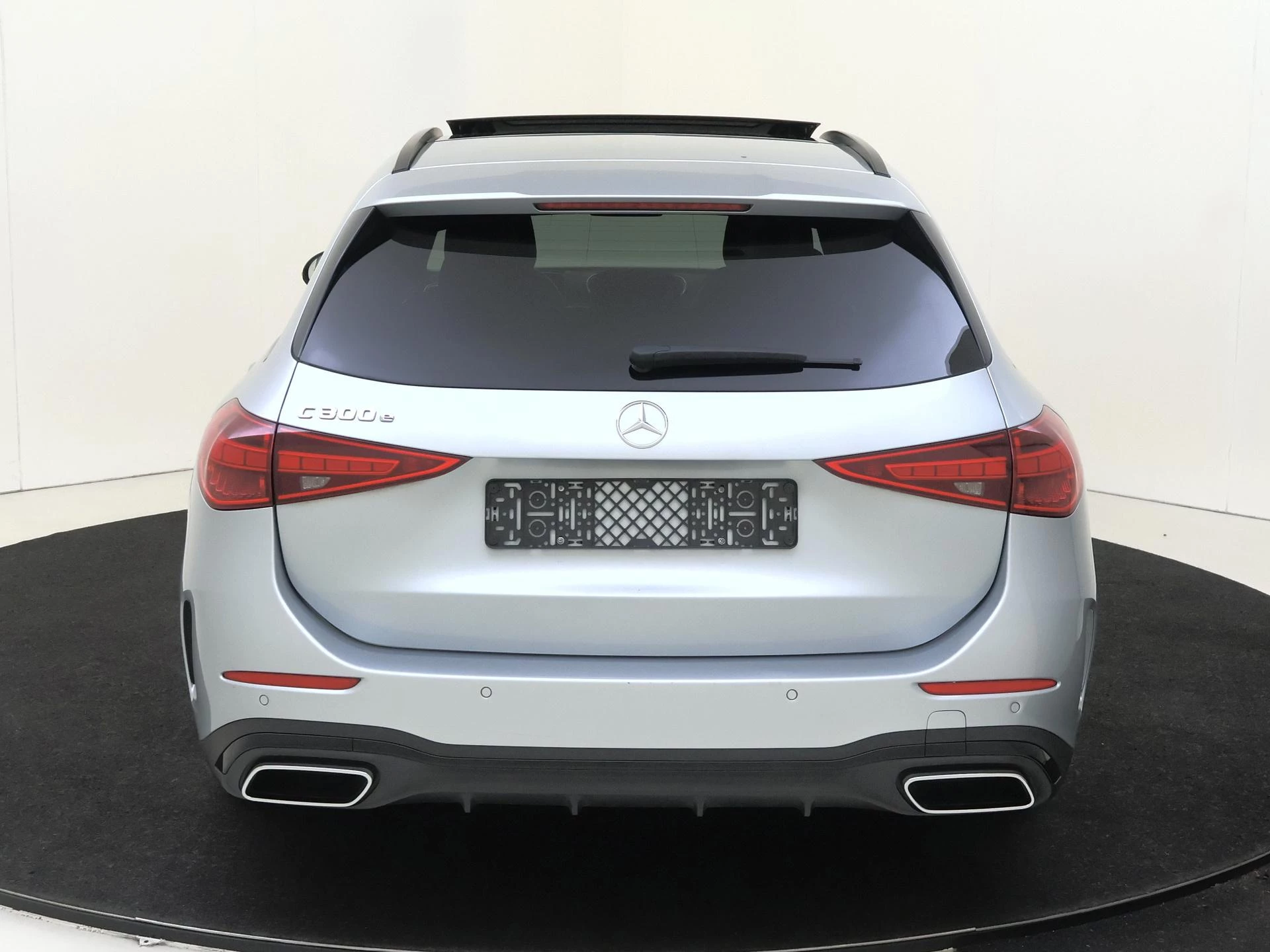 Mercedes-Benz-C-Klasse-image-6