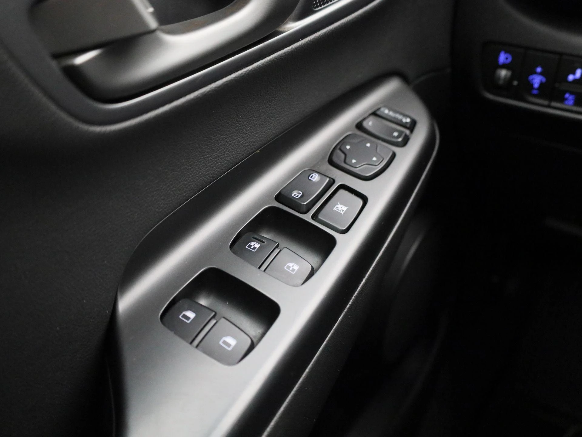 Hyundai-Kona-image-31