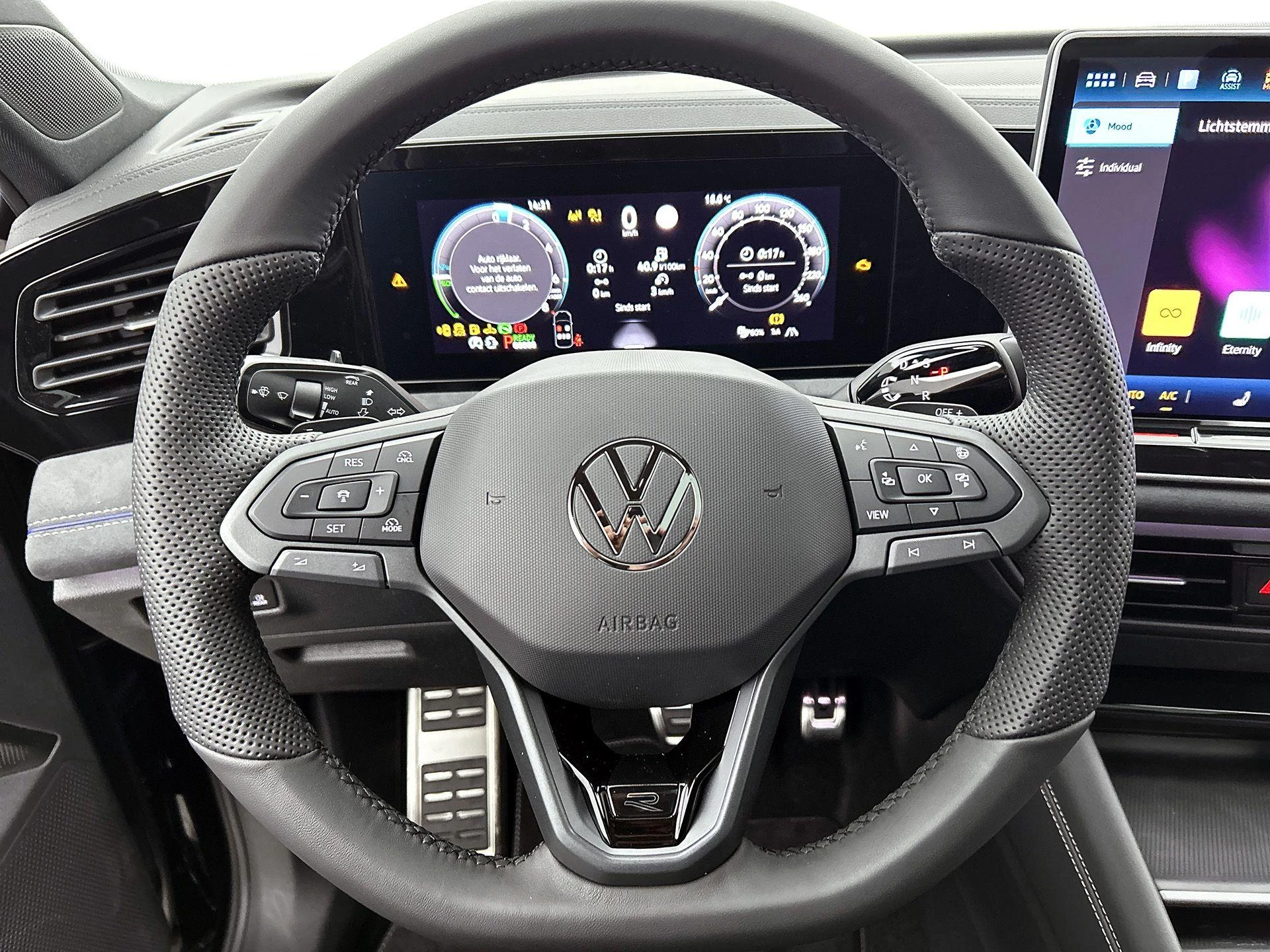 Volkswagen-Tiguan-image-37
