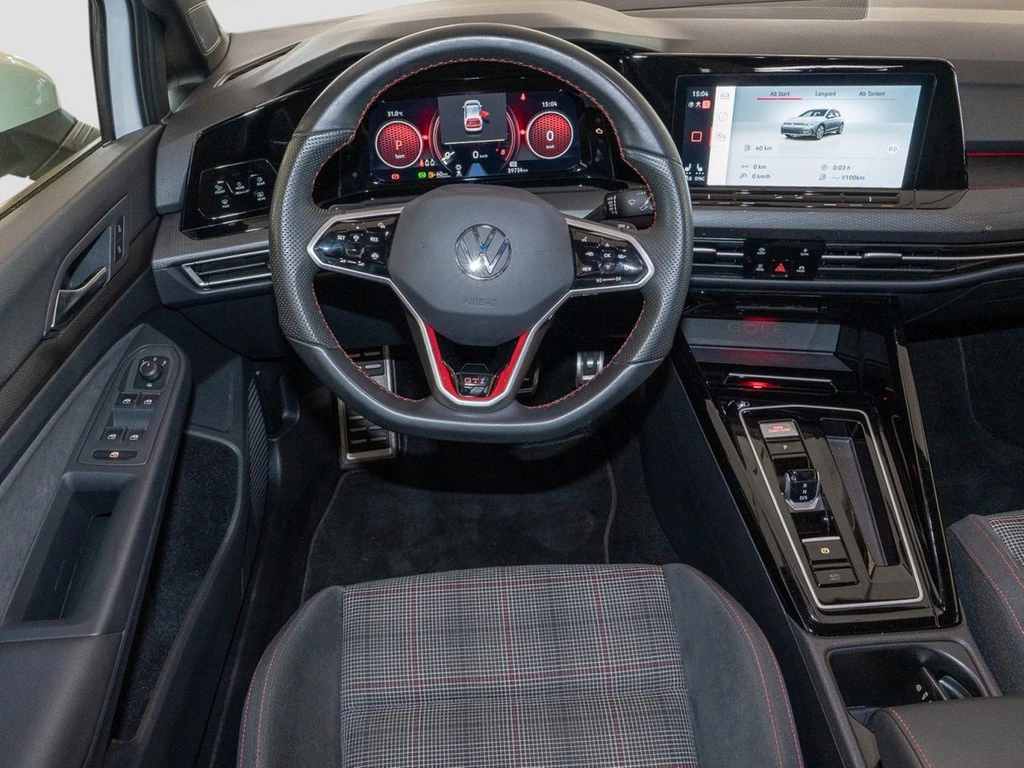Volkswagen-Golf-image-11