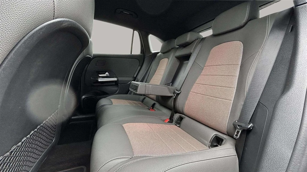 Mercedes-Benz-EQA-image-19