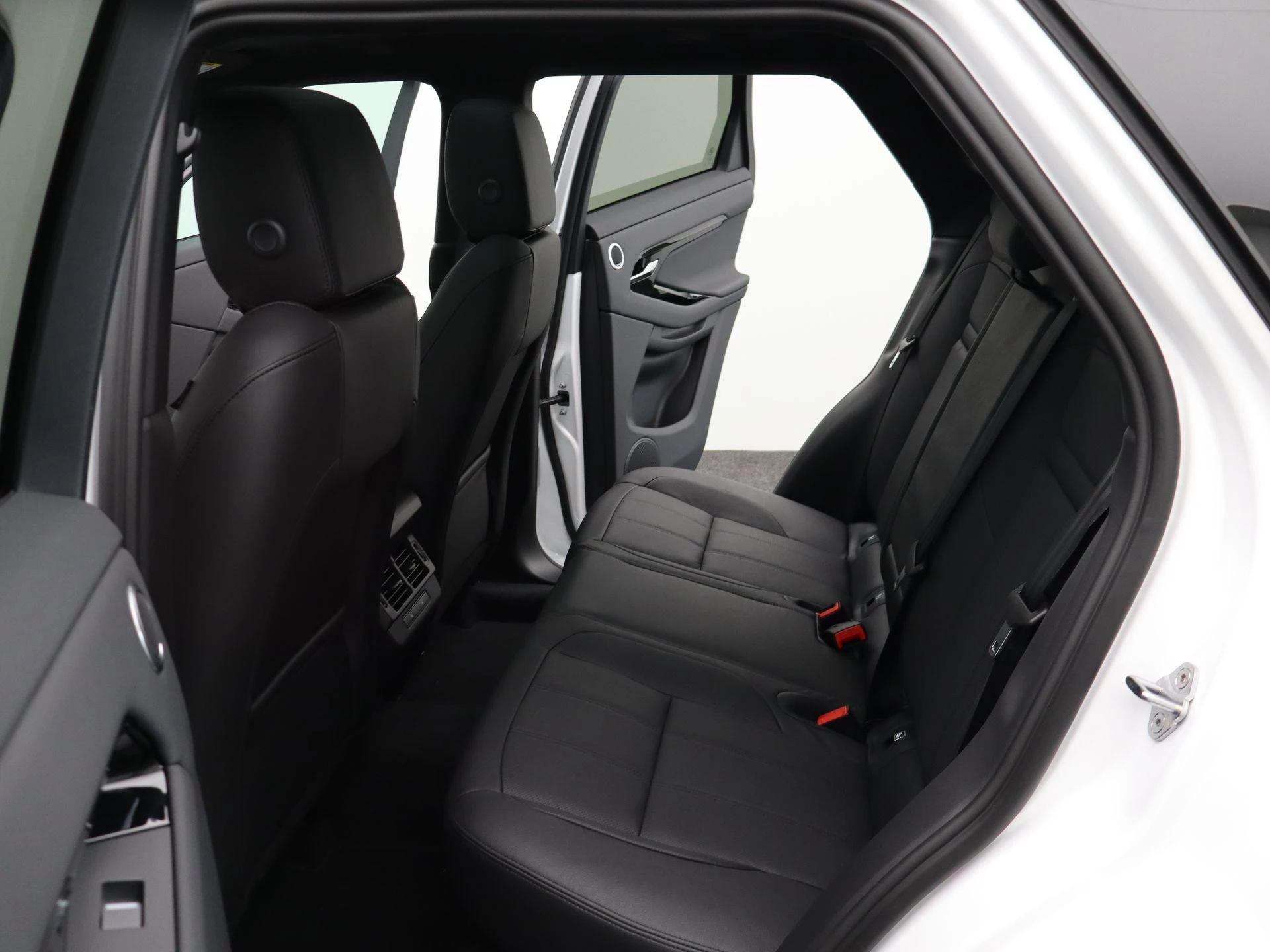 Land Rover-Range Rover Evoque-image-11