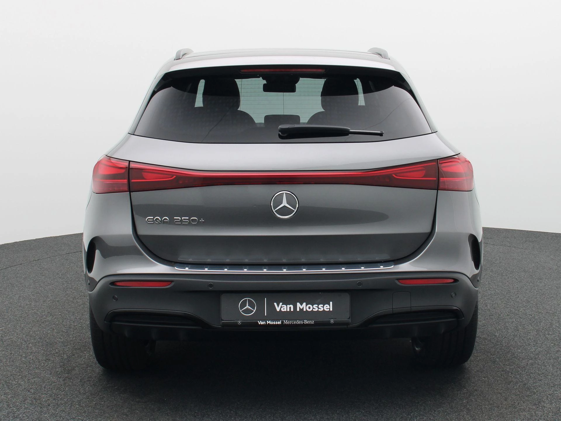 Mercedes-Benz EQA 250+ Star Edition + BURMESTER + PANO DAK + HEAD UP + CARPLAY +