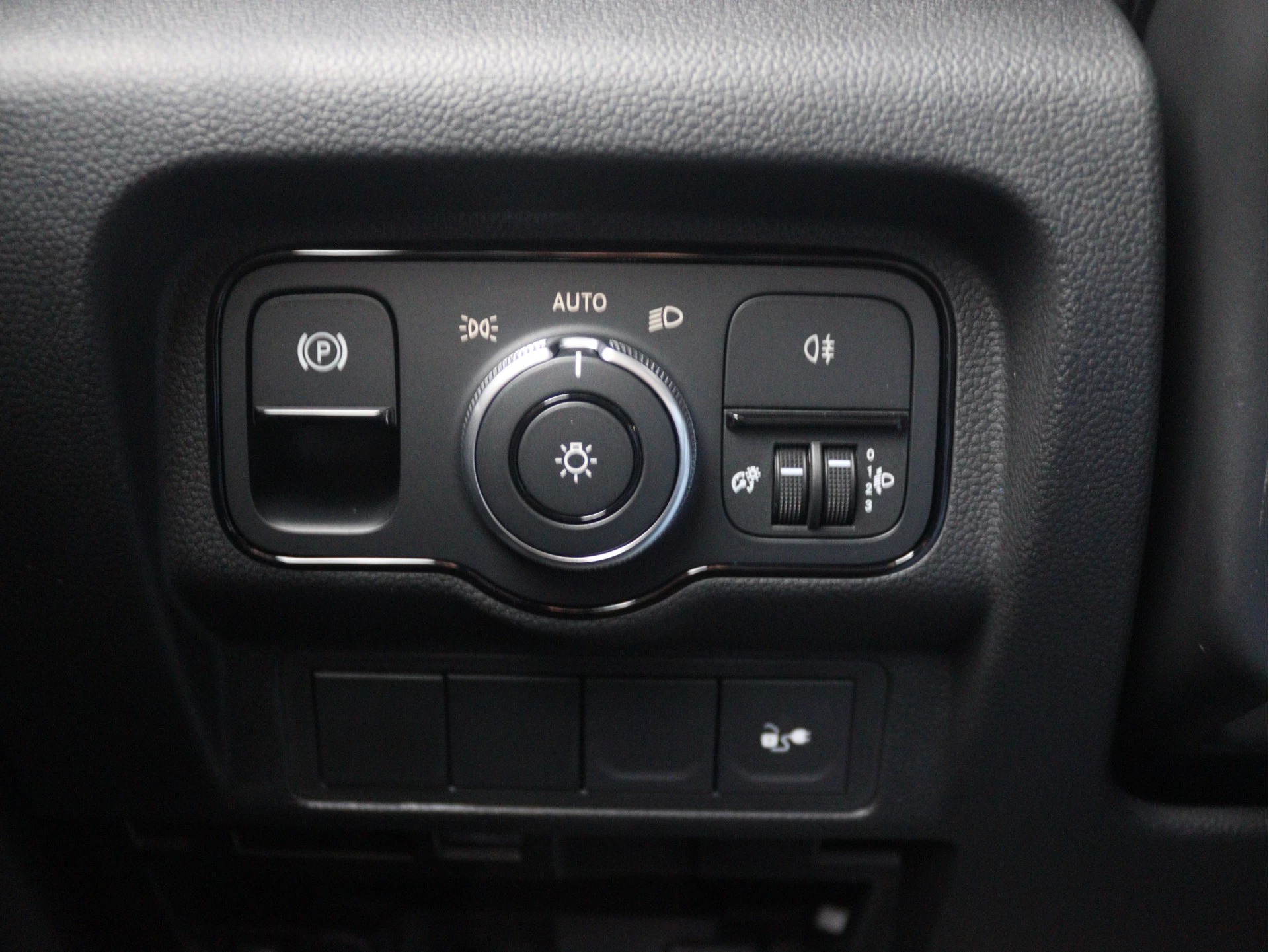 Mercedes-Benz-eCitan-image-11