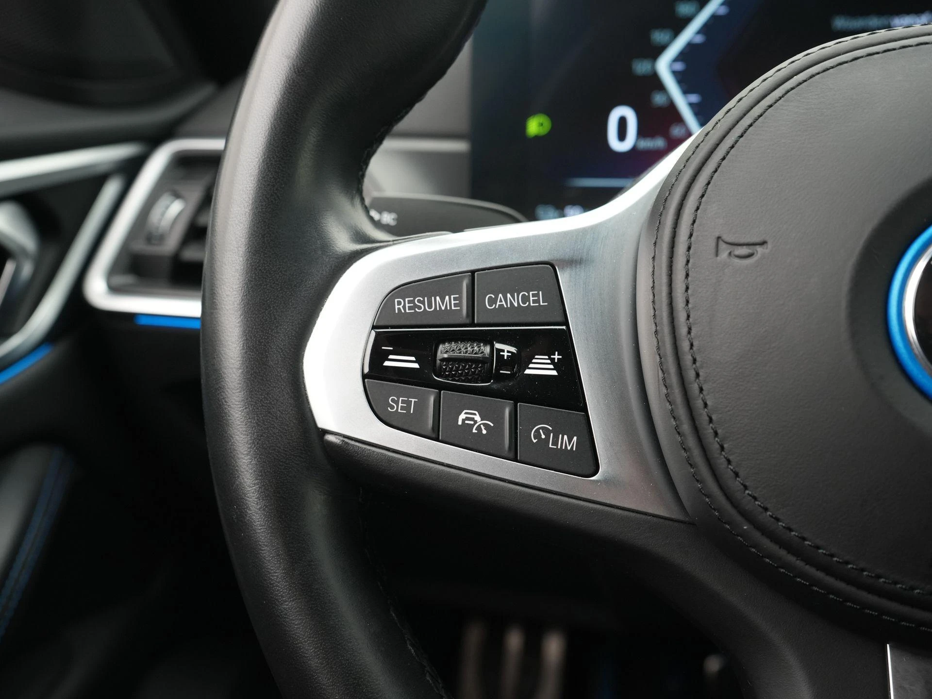 BMW-i4-image-28