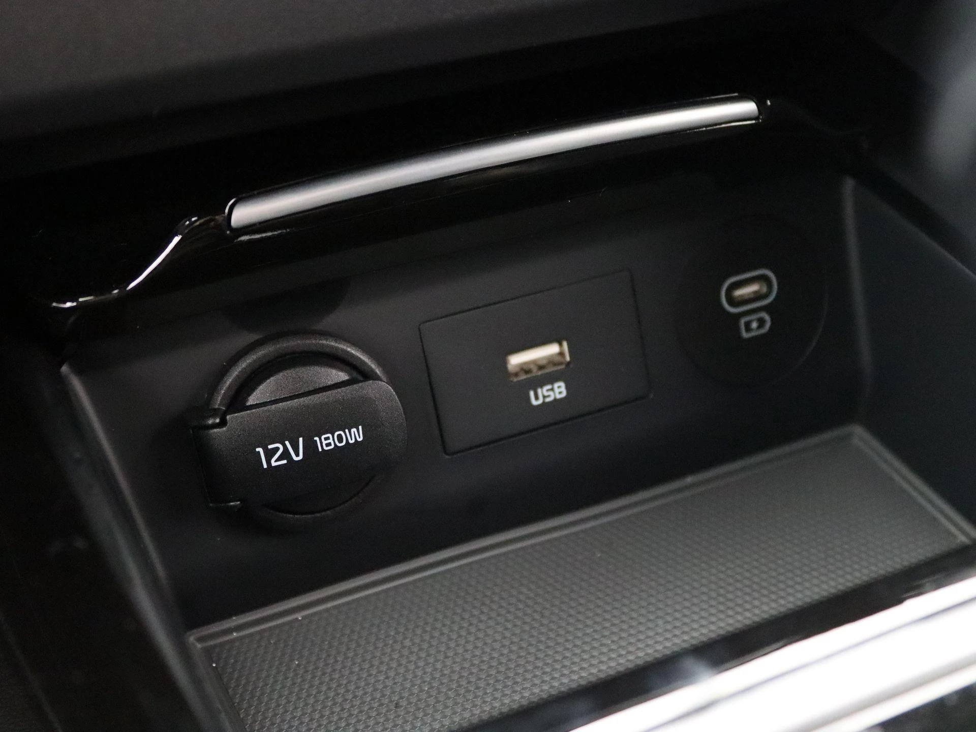 Kia-Ceed Sportswagon-image-18