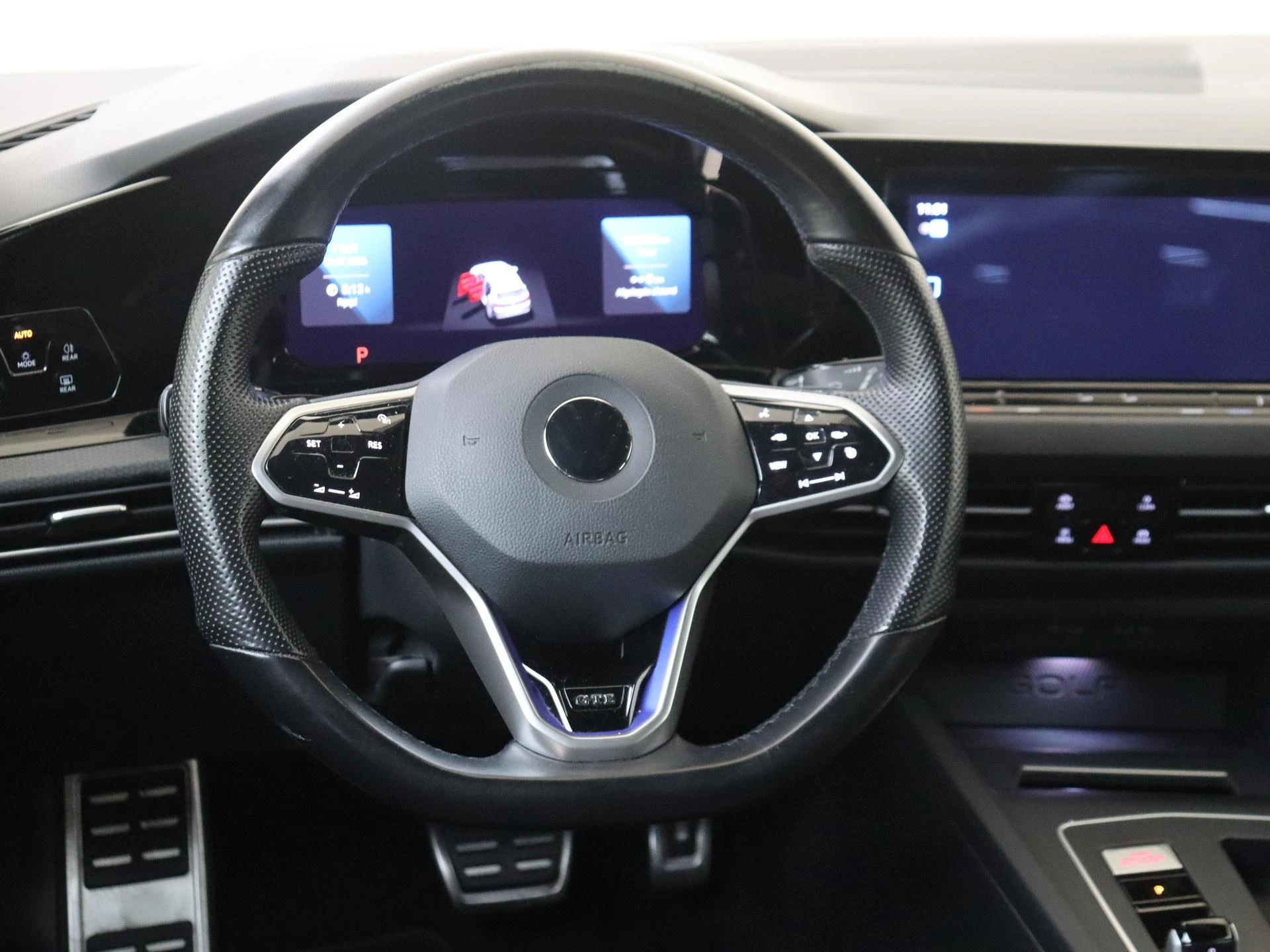 Volkswagen-Golf-image-10