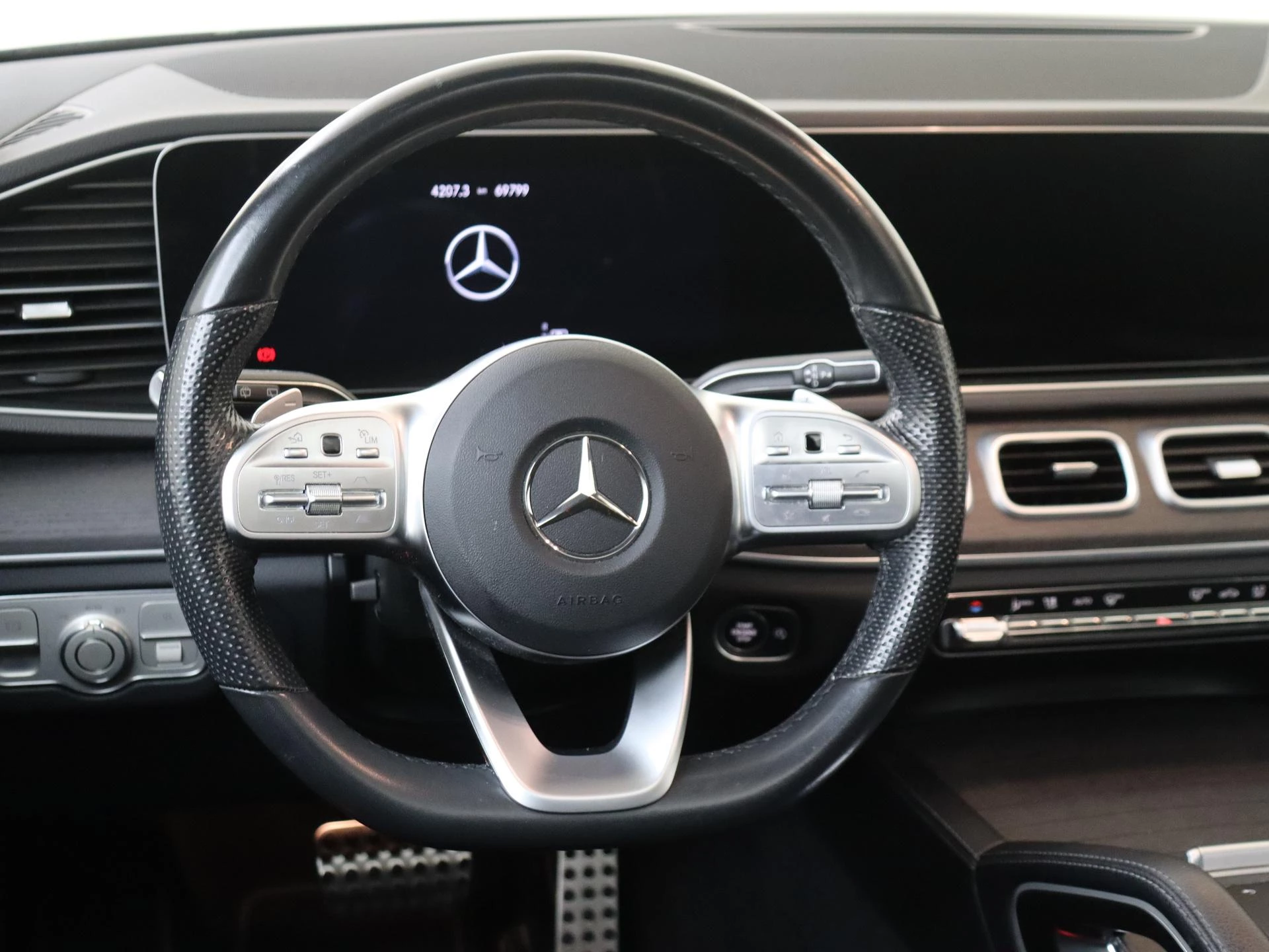 Mercedes-Benz-GLE-image-10