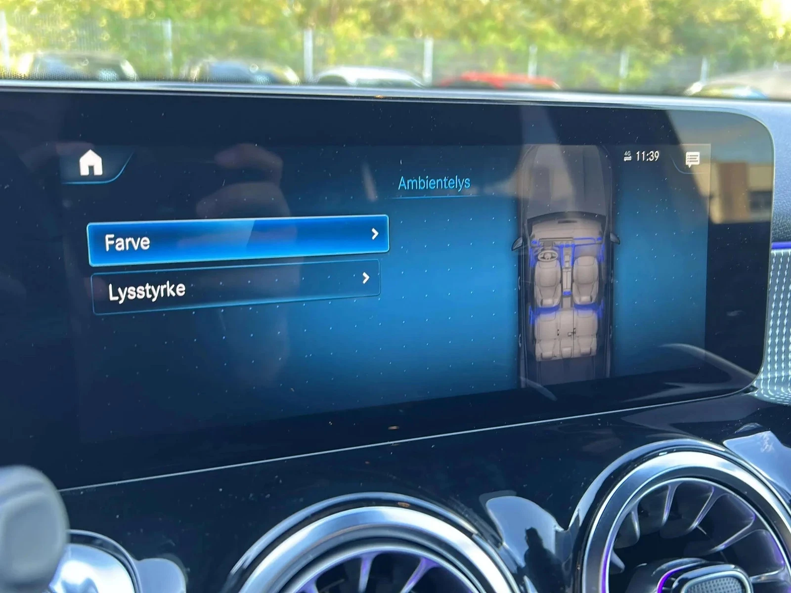 Mercedes-Benz-EQB-image-14