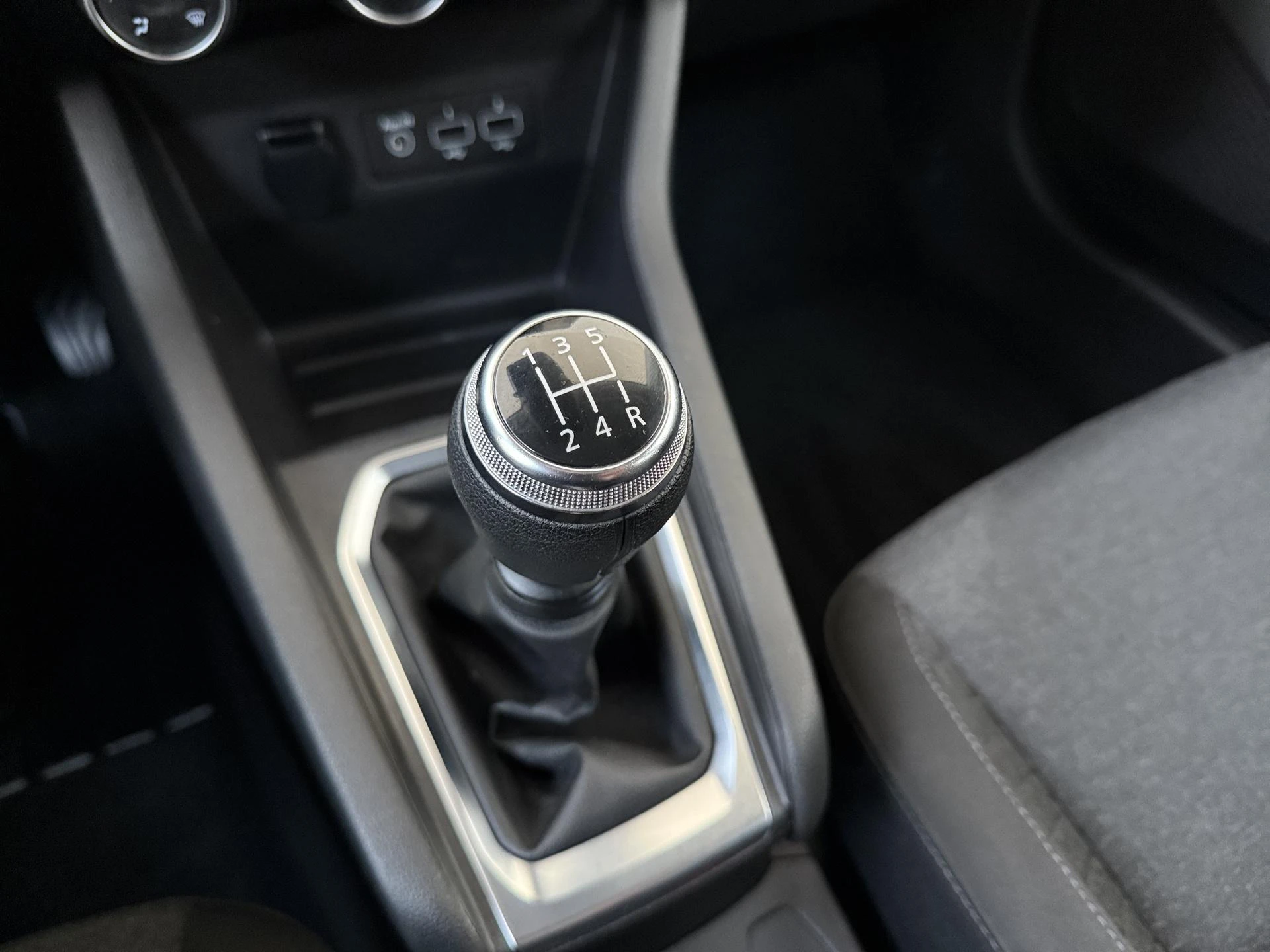 Renault-Clio-image-13