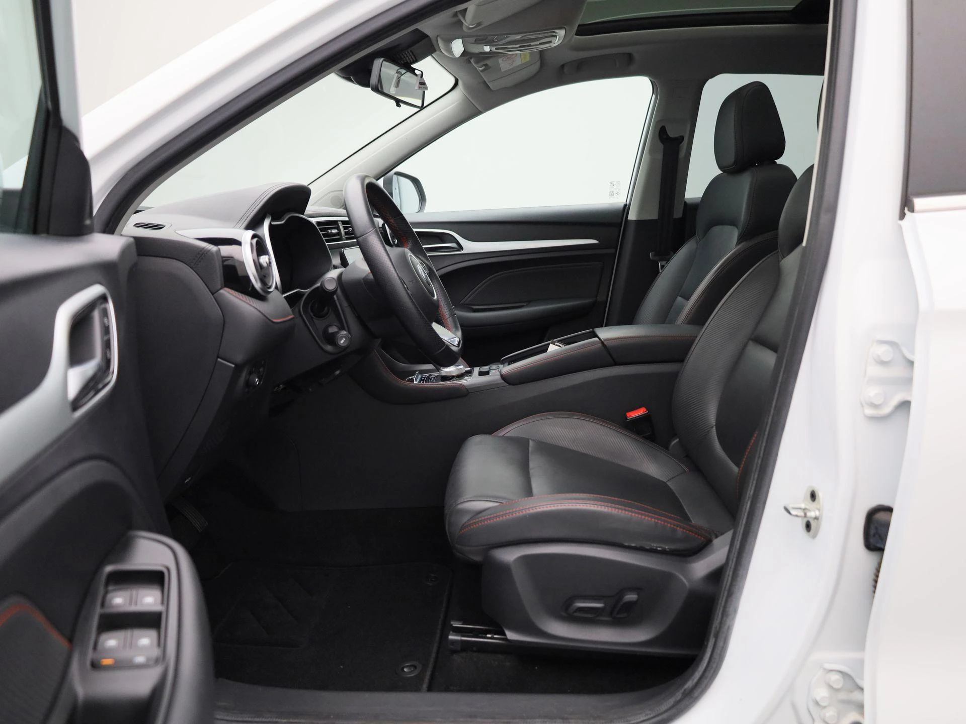 MG-ZS EV-image-10