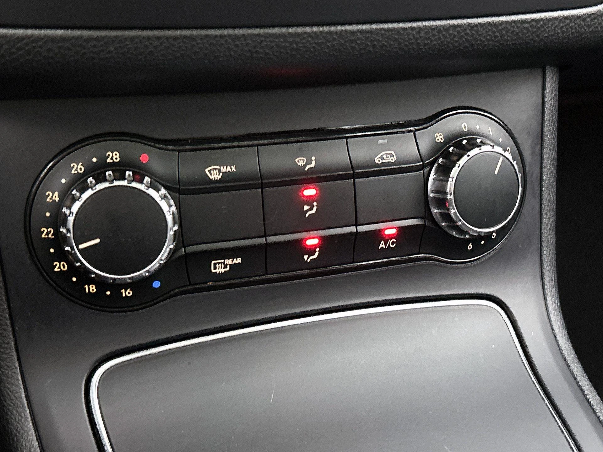 Mercedes-Benz-B-Klasse-image-27