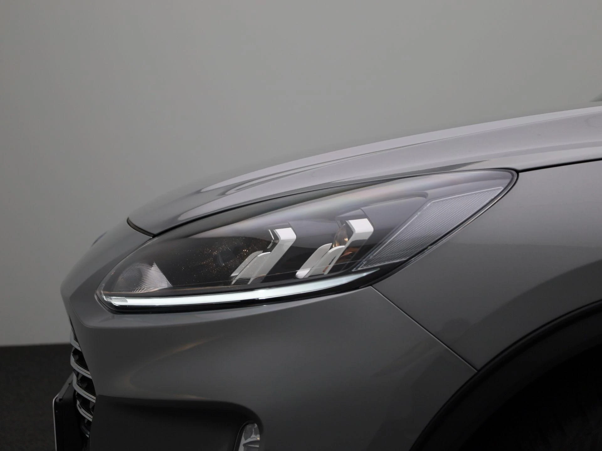 Ford Kuga 2.5i FHEV Aut. 140kW Titanium