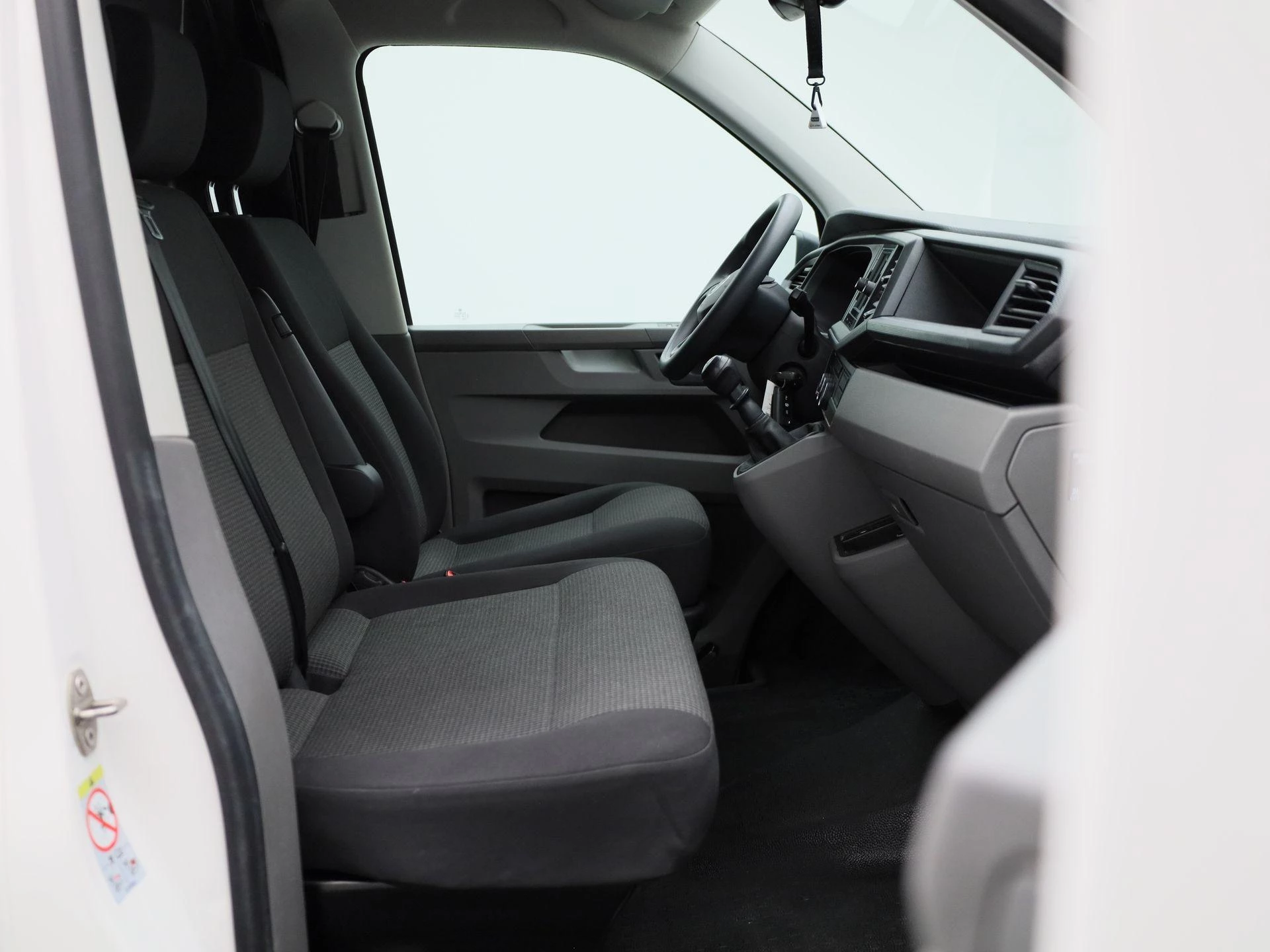 Volkswagen Transporter 2.0 TDI L1H1 110PK