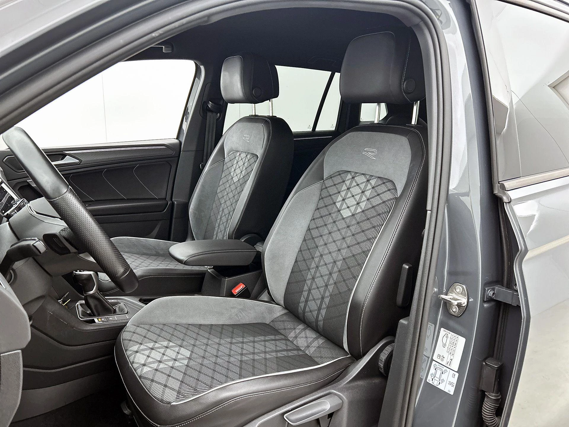 Volkswagen-Tiguan-image-37