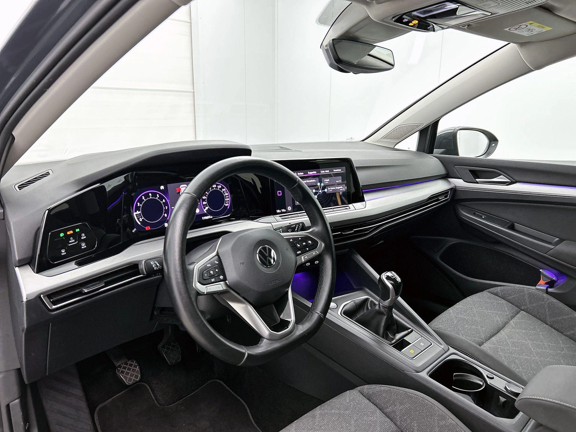 Volkswagen-Golf-image-19