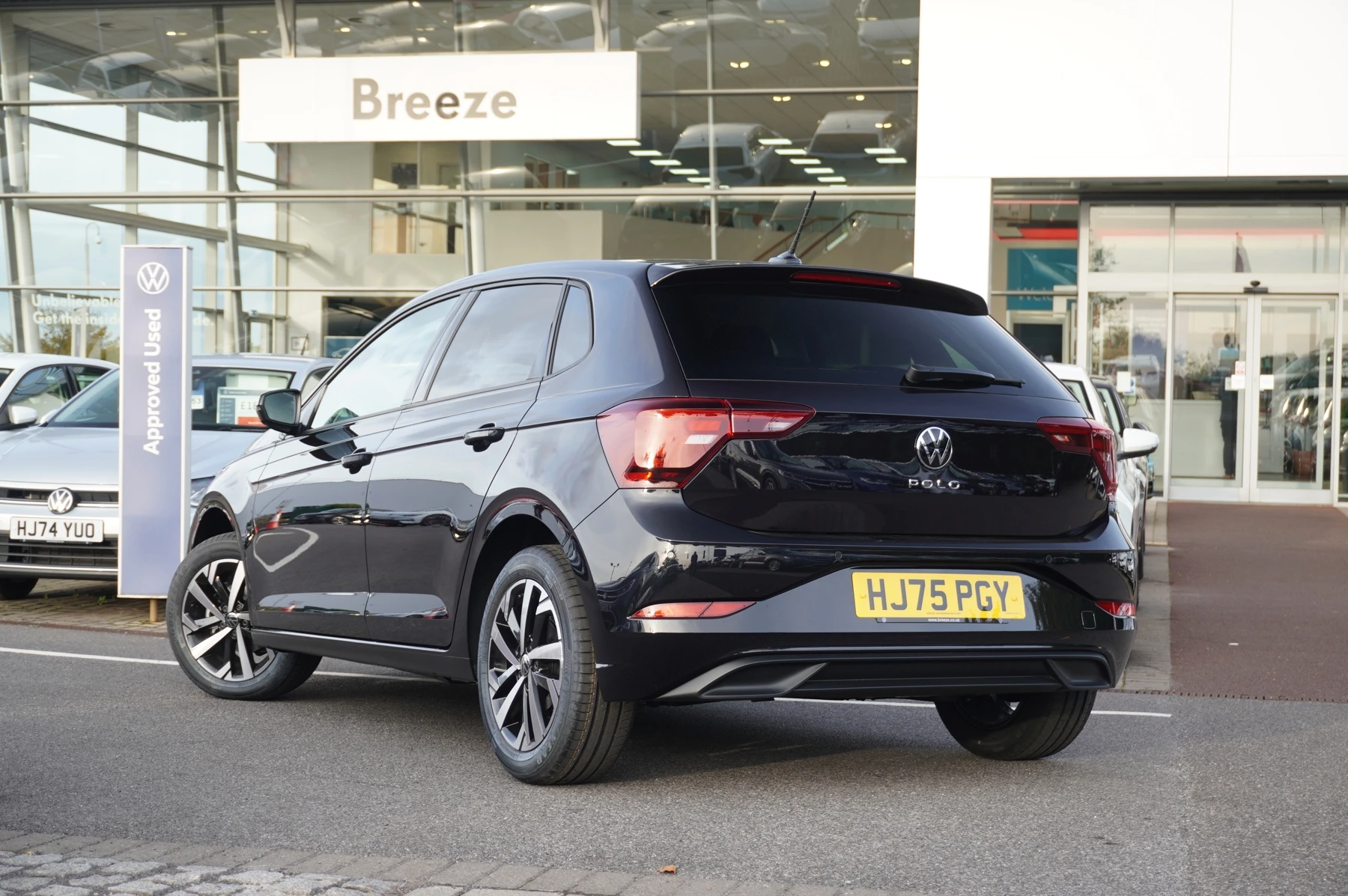 Volkswagen-Polo-image-2