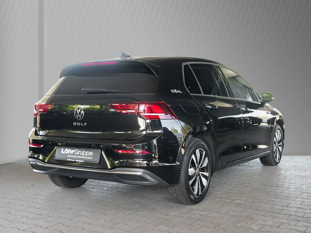 Volkswagen-Golf-image-3