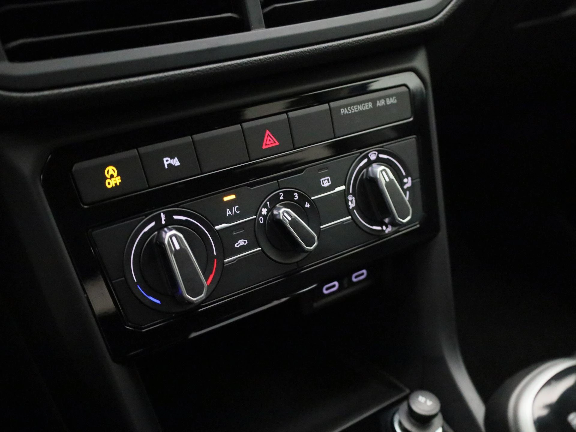 Volkswagen-T-Cross-image-14