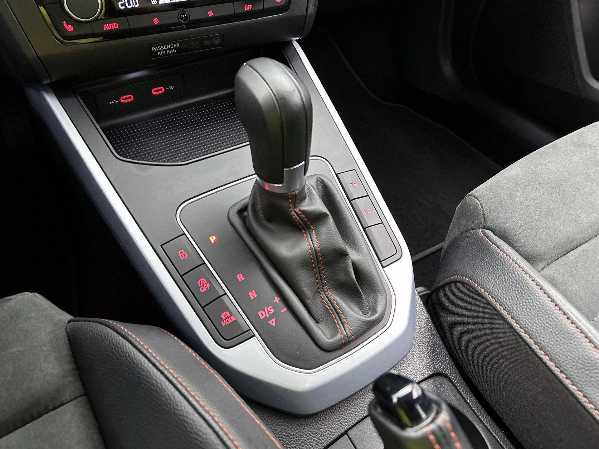 SEAT-Arona-image-30