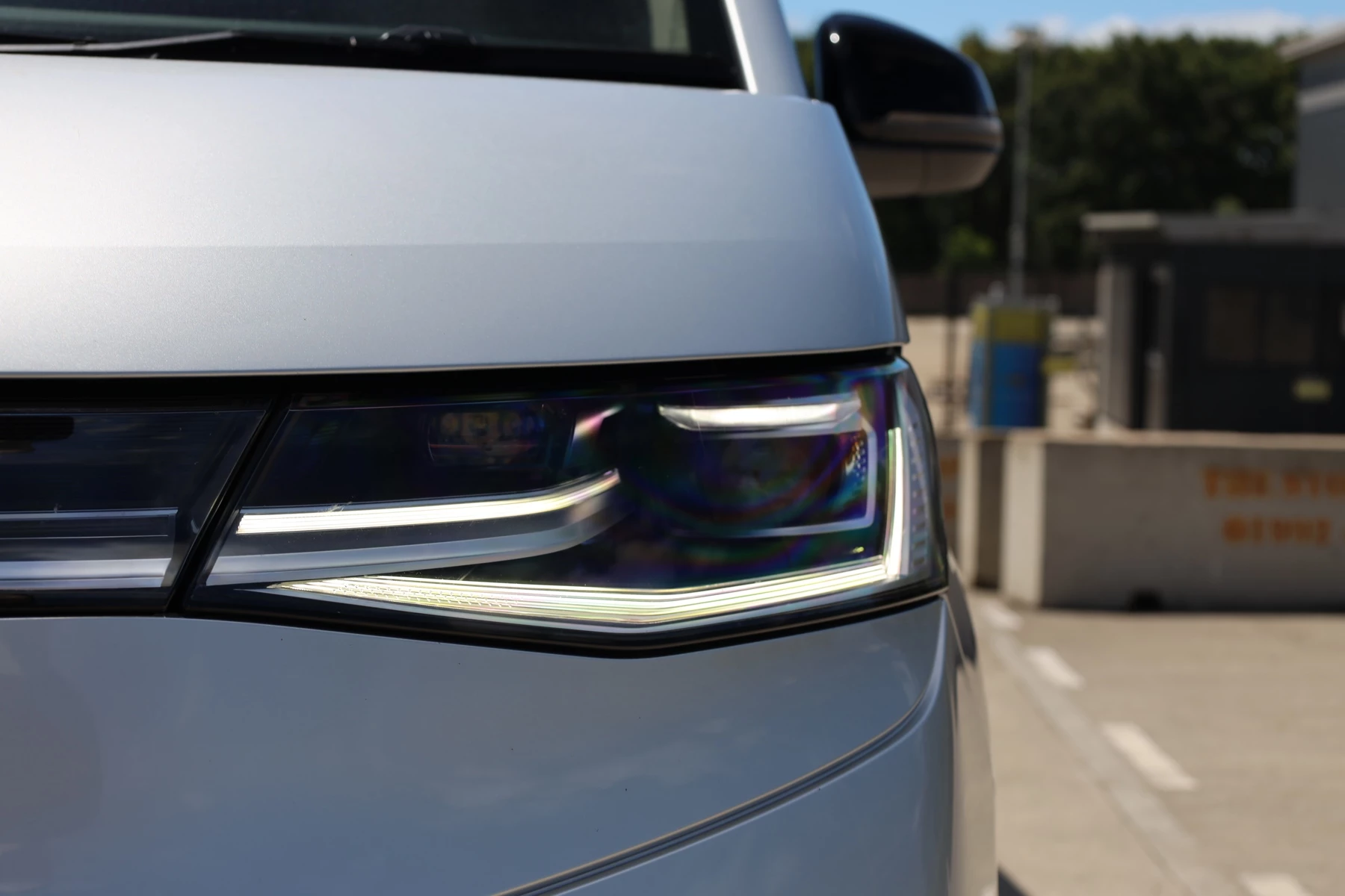 Volkswagen-Multivan-image-38