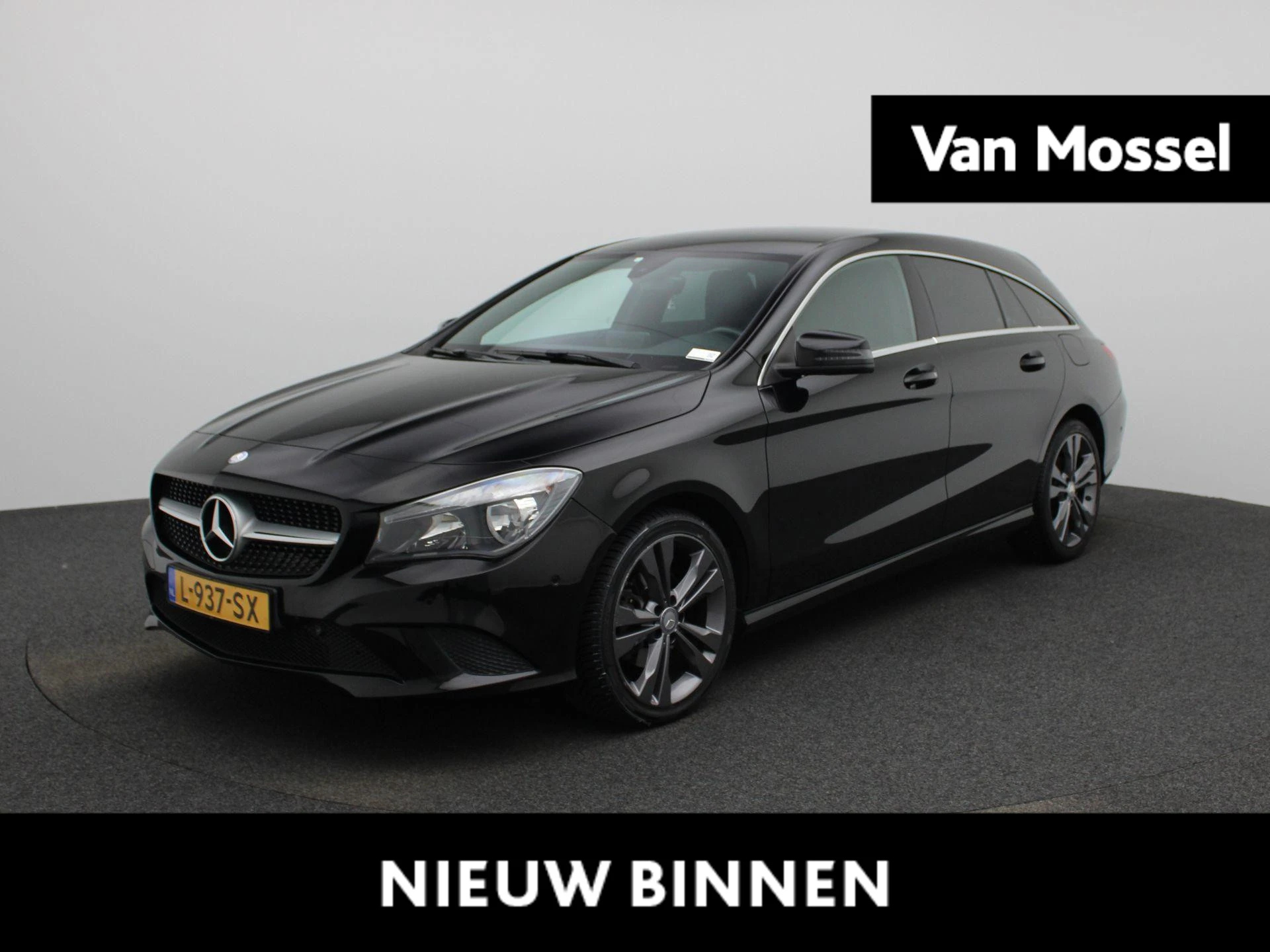 Mercedes-Benz-CLA-image-0